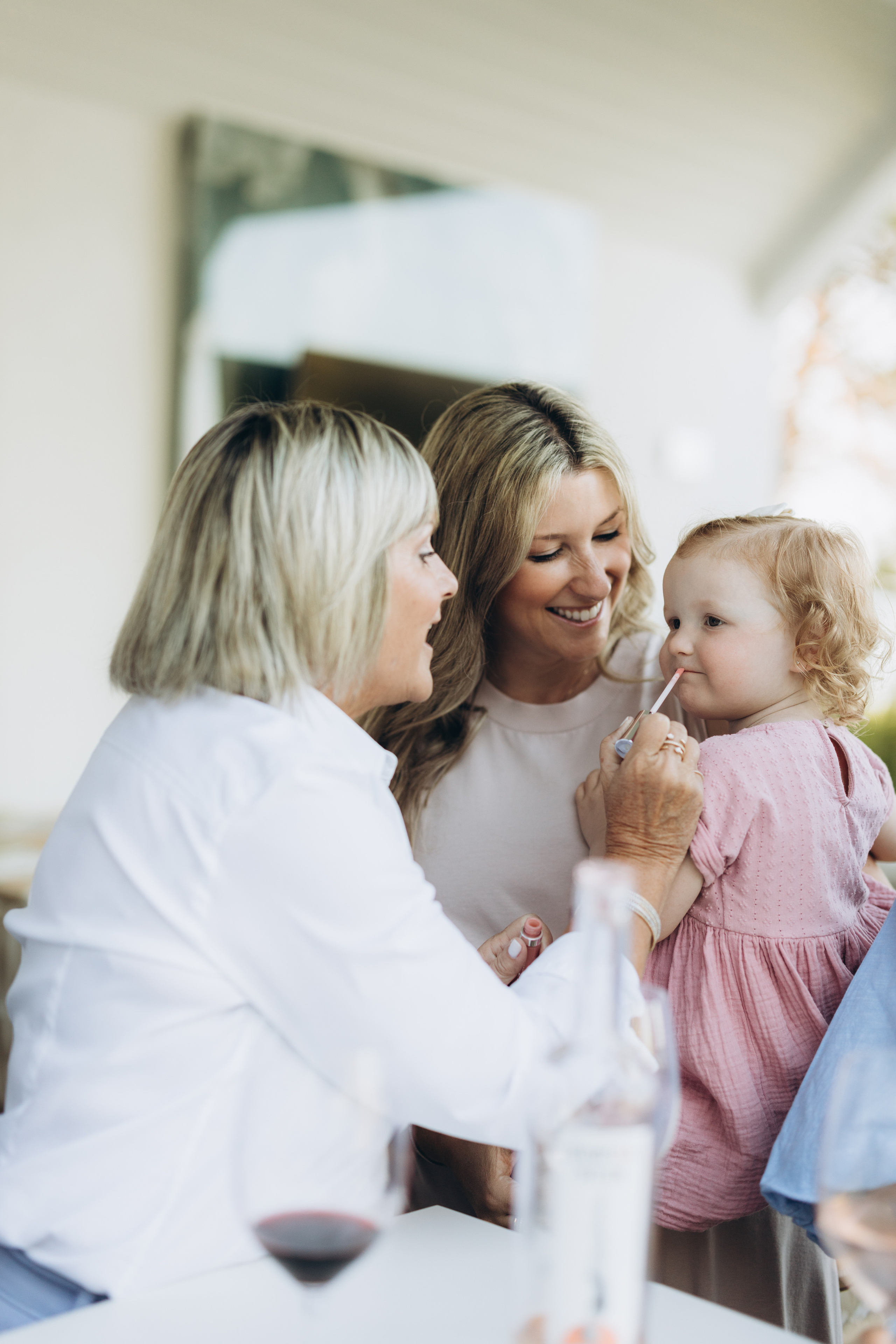 Family time. Wedding Photographer Toronto