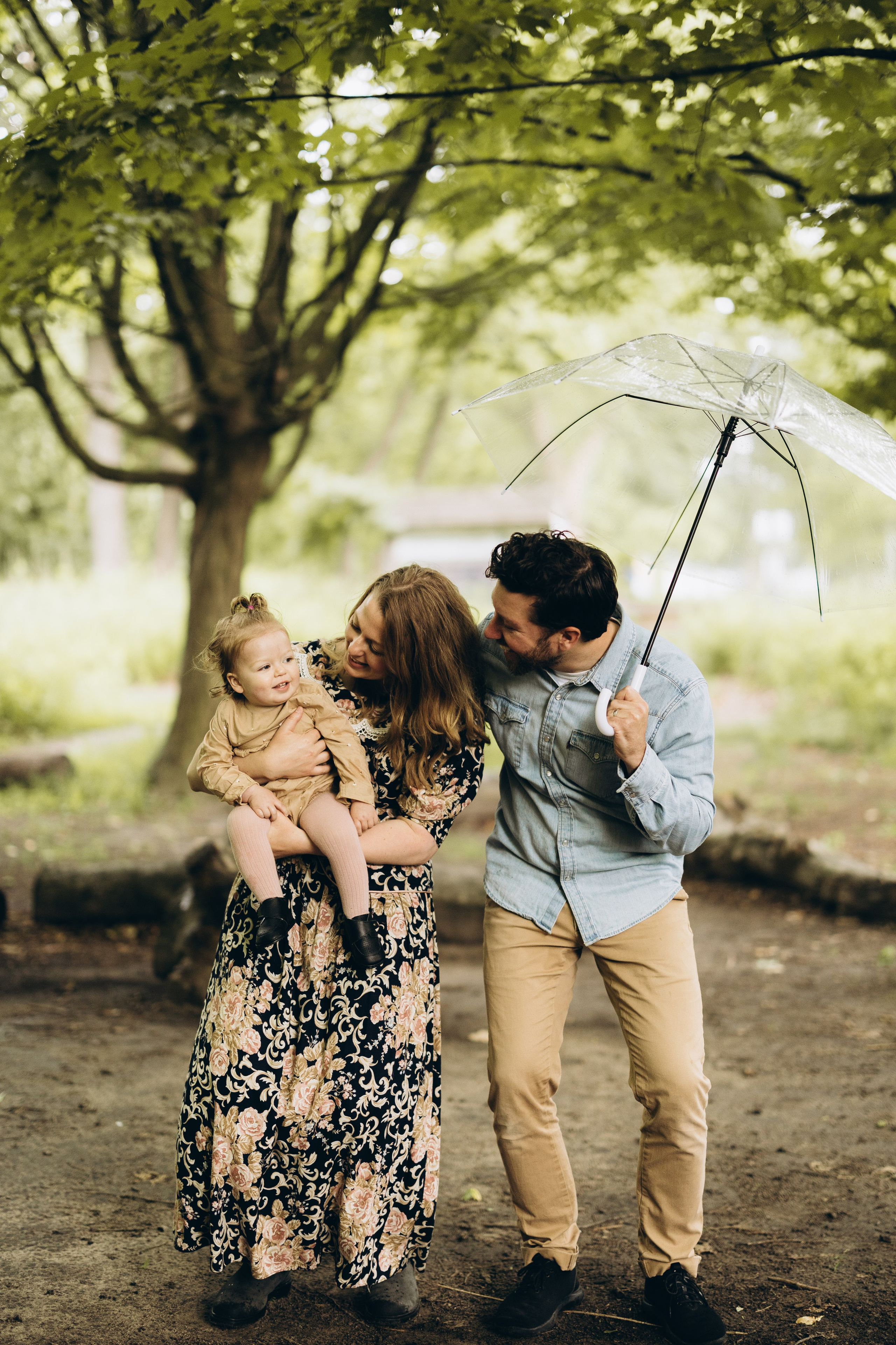 Under the rain. Wedding Photographer Toronto