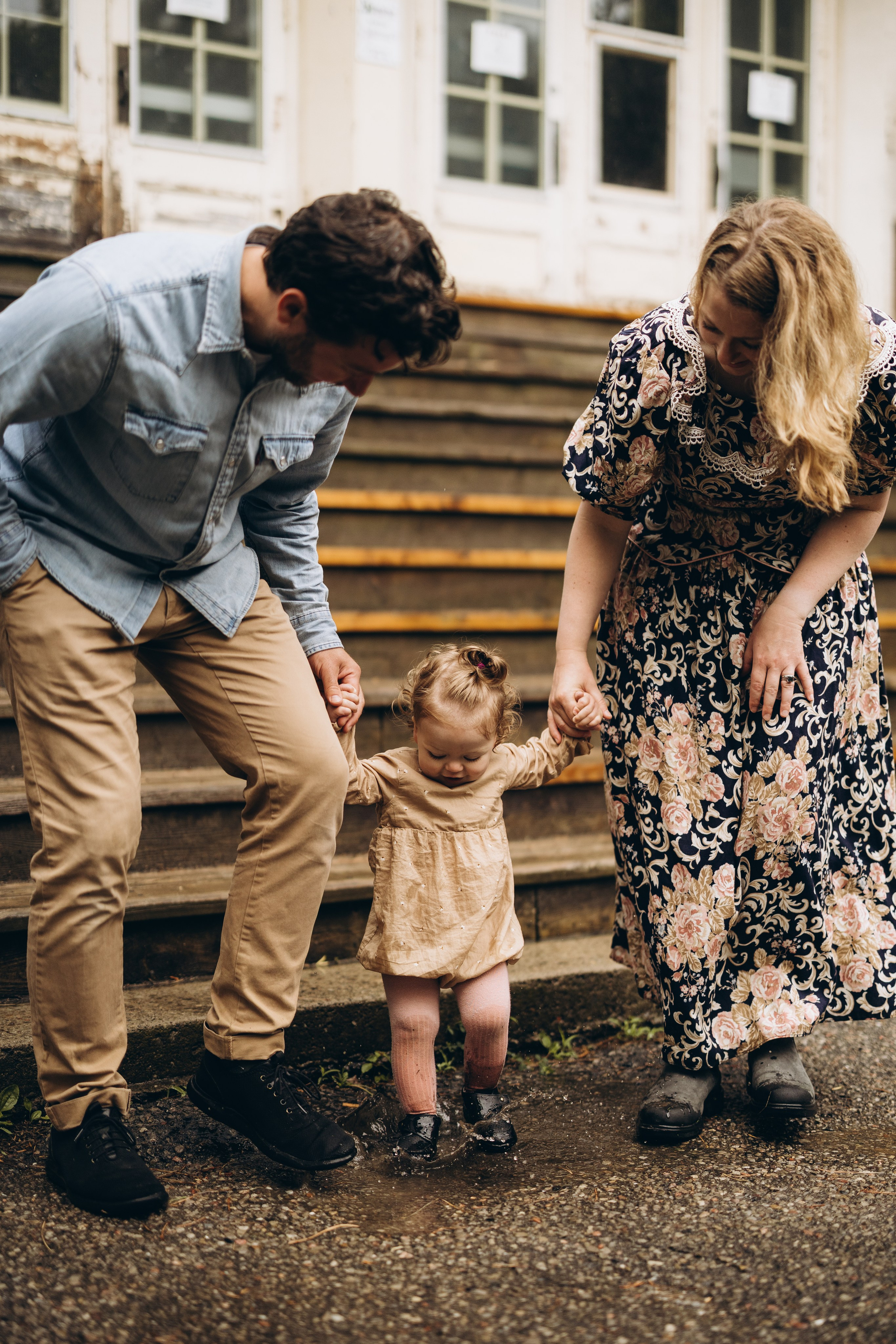 Under the rain. Wedding Photographer Toronto