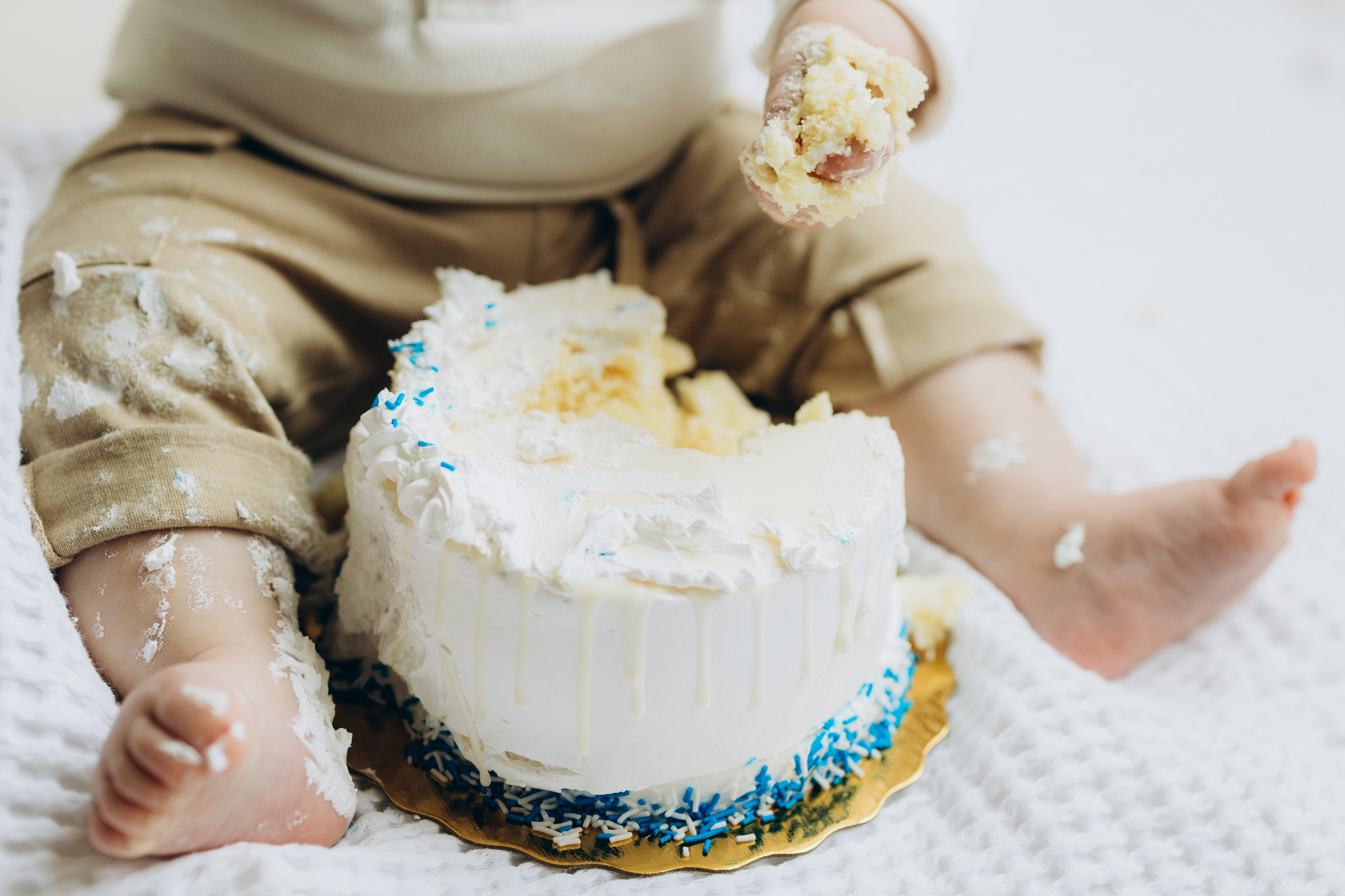 Cake smash. Wedding Photographer Toronto