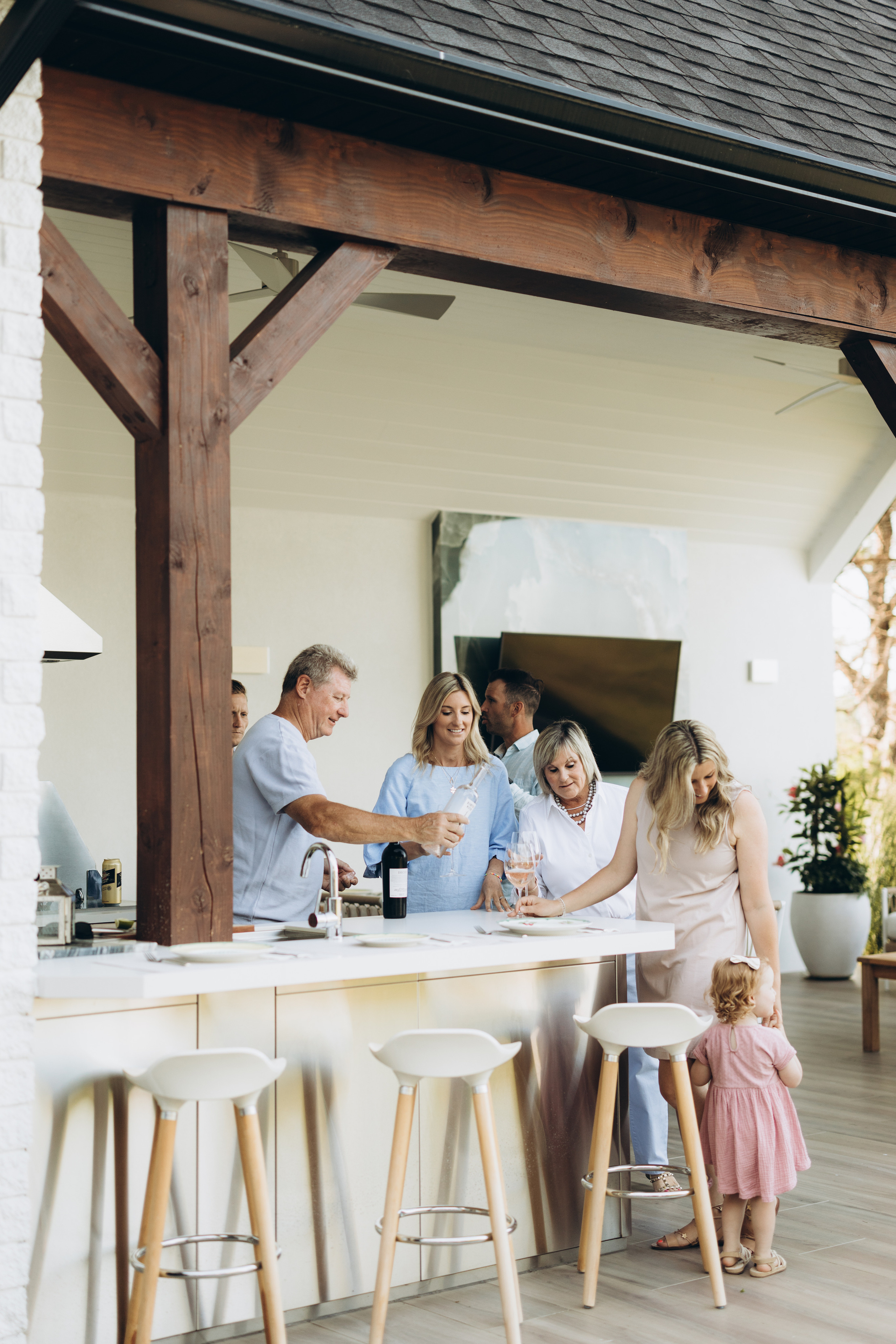Family time. Wedding Photographer Toronto