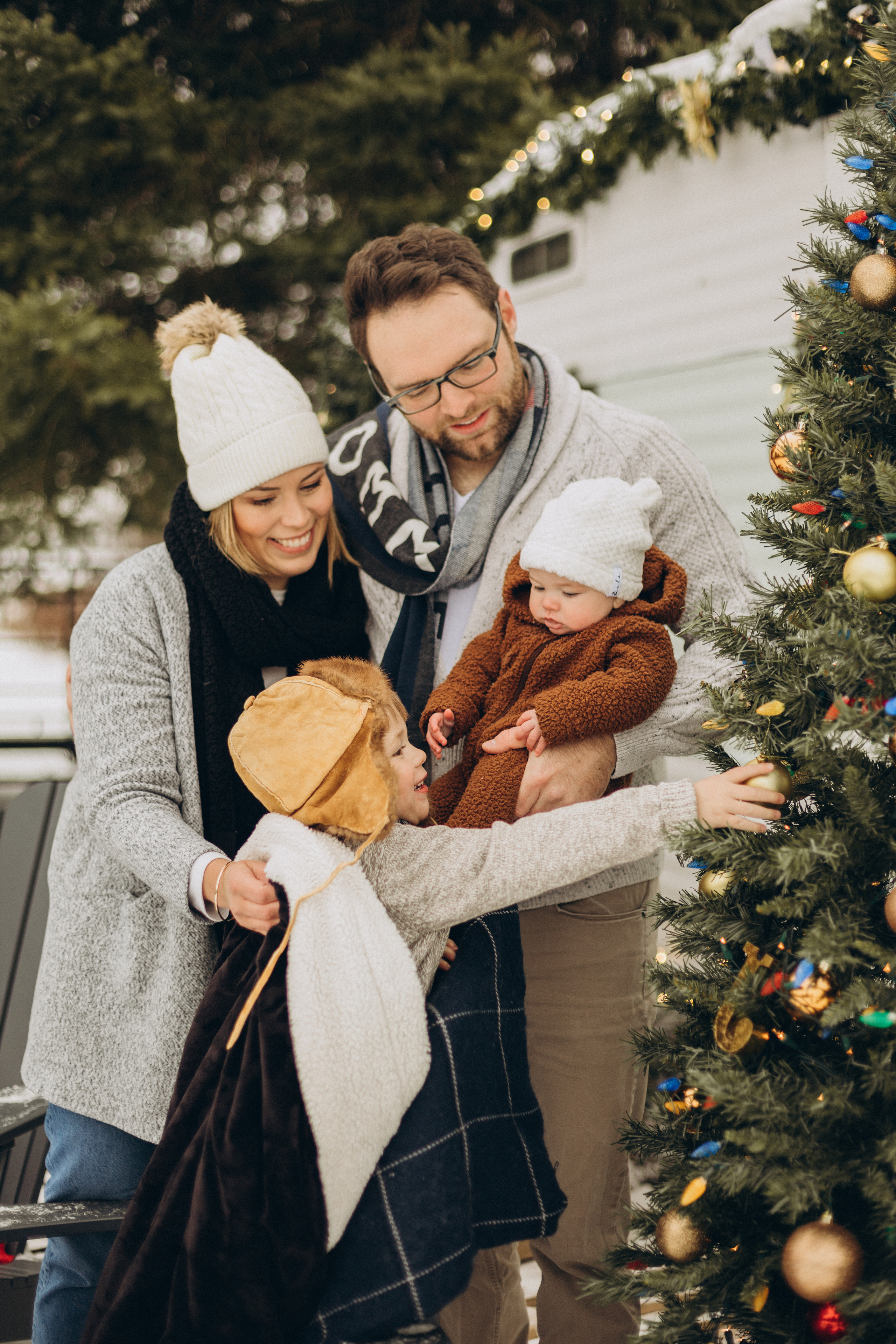 Family time. Wedding Photographer Toronto