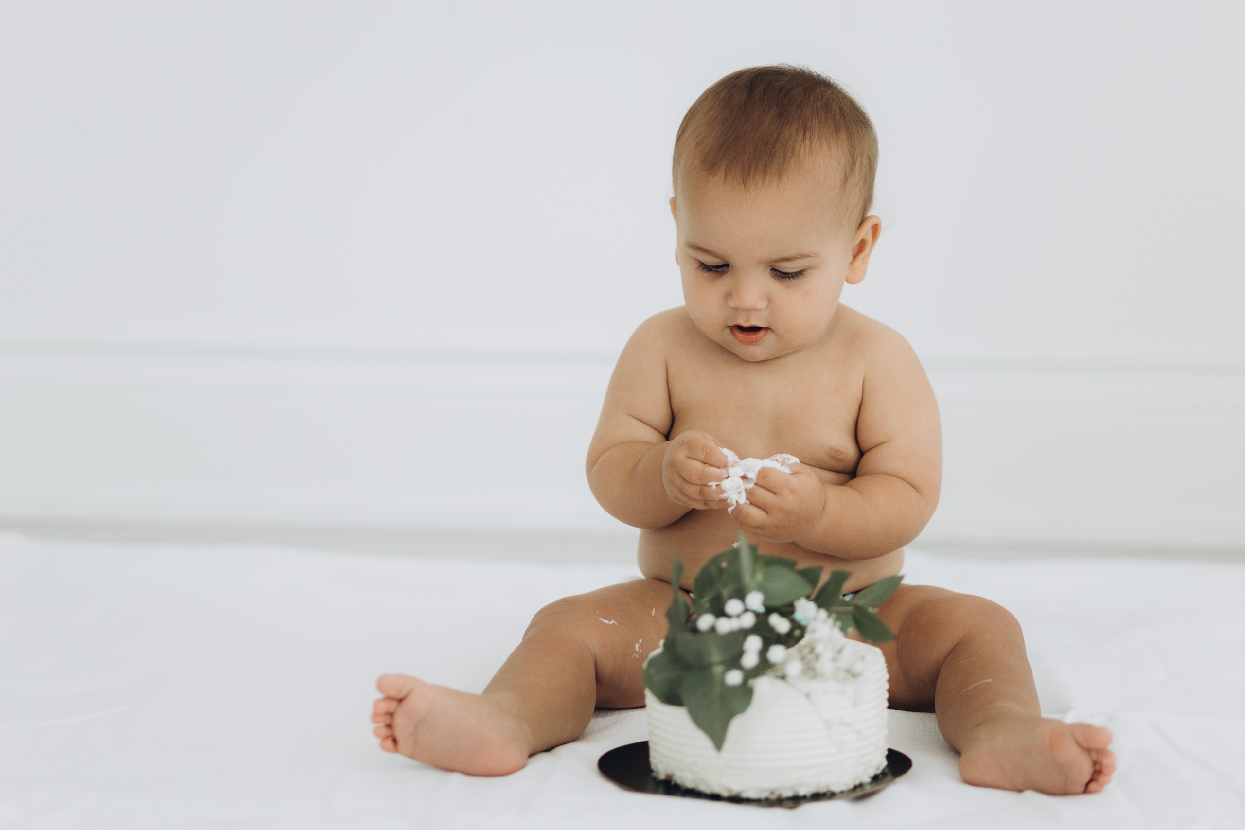 Cake smash. Wedding Photographer Toronto