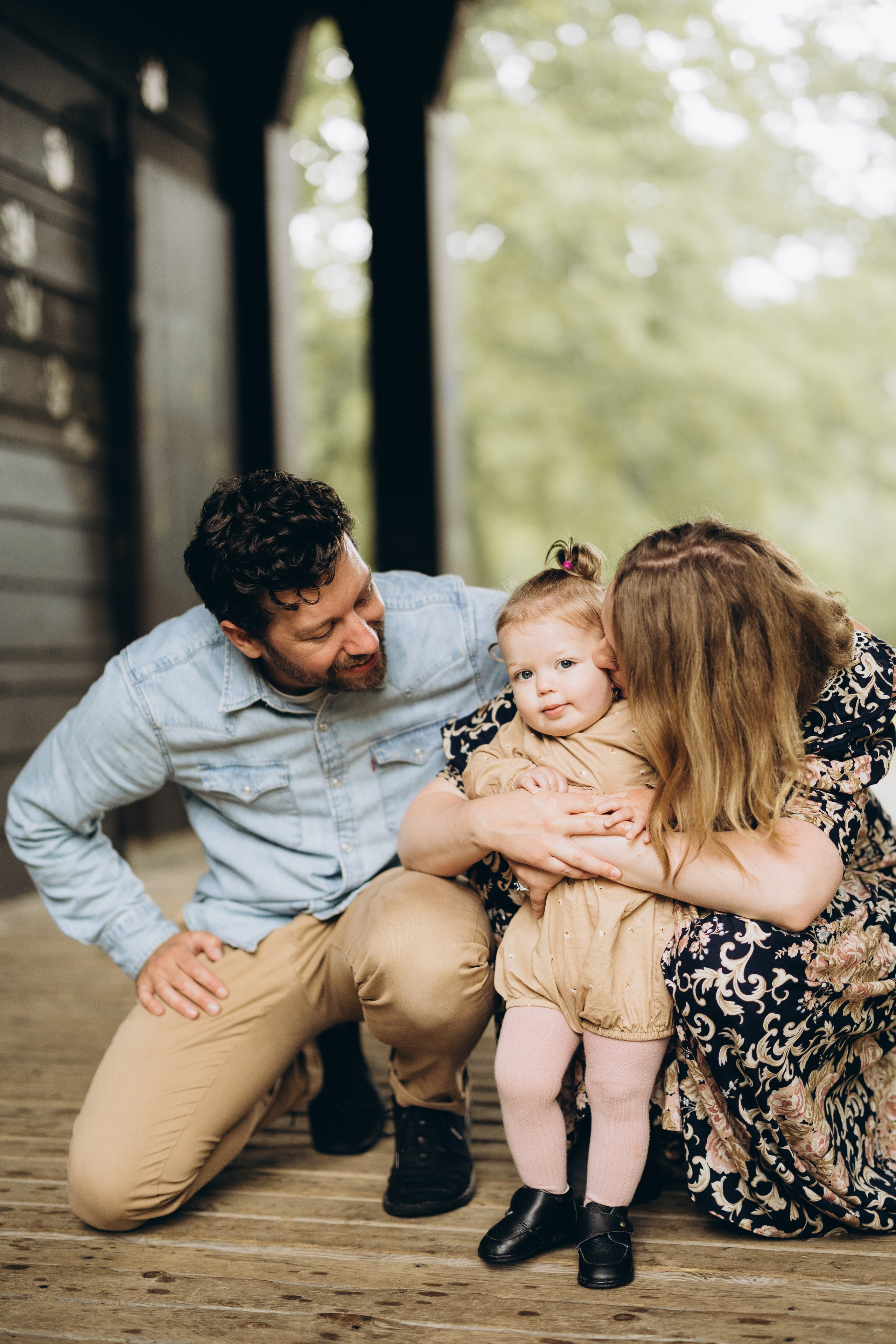 Under the rain. Wedding Photographer Toronto