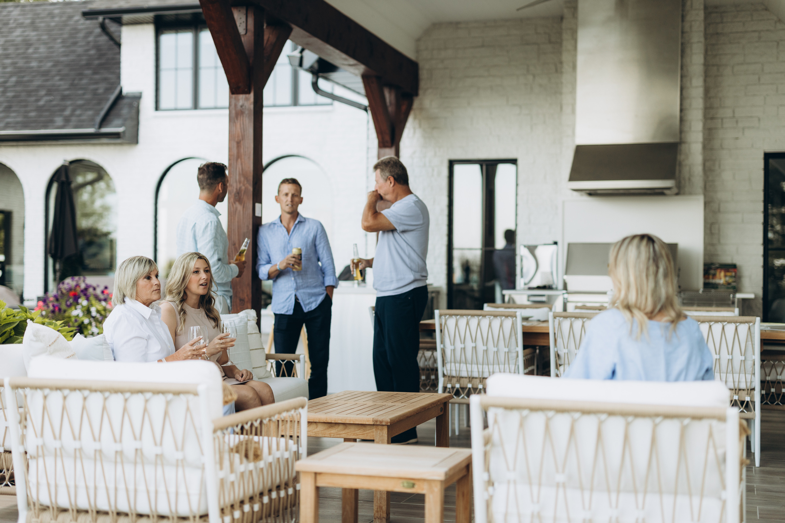 Family time. Wedding Photographer Toronto