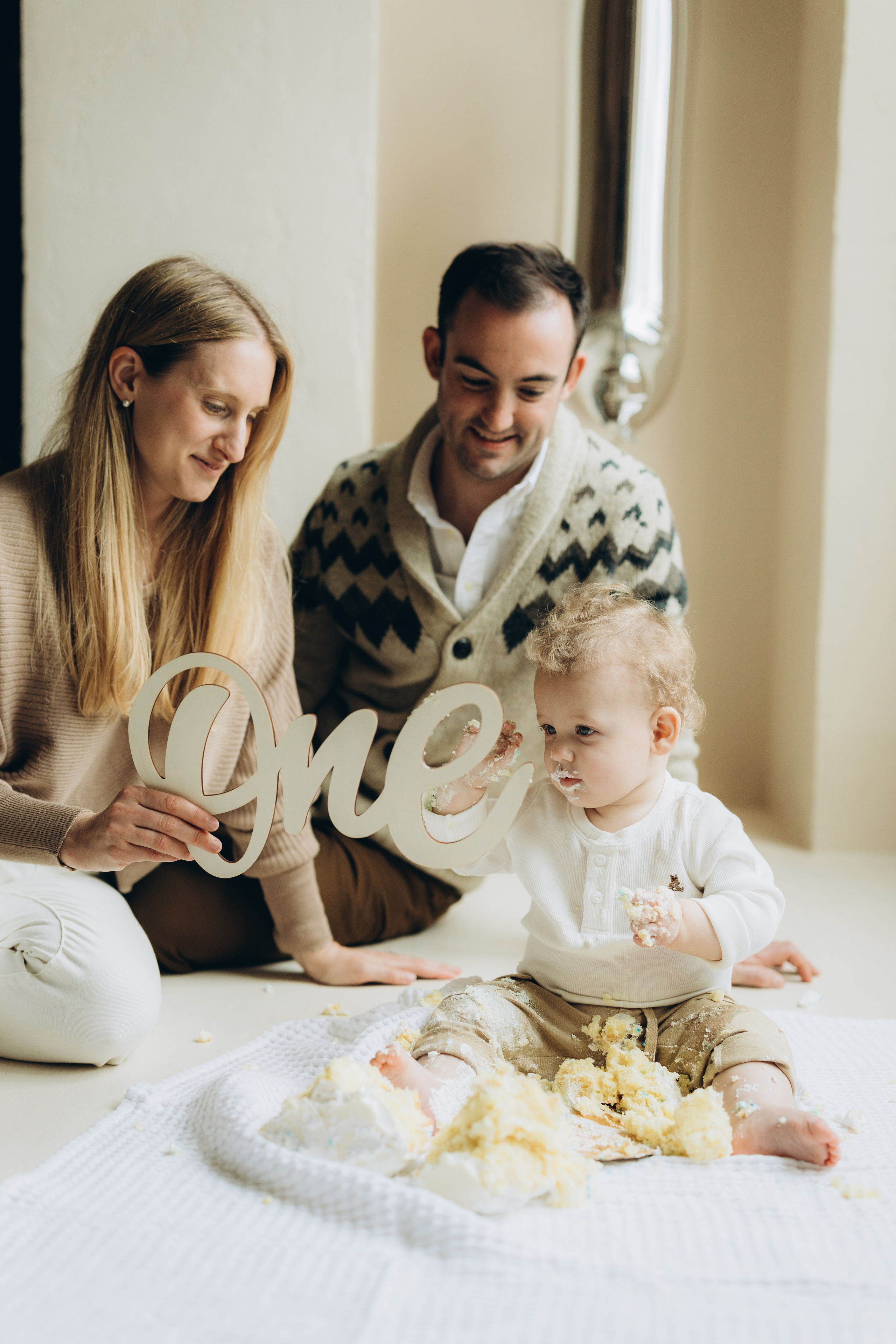 Cake smash. Wedding Photographer Toronto