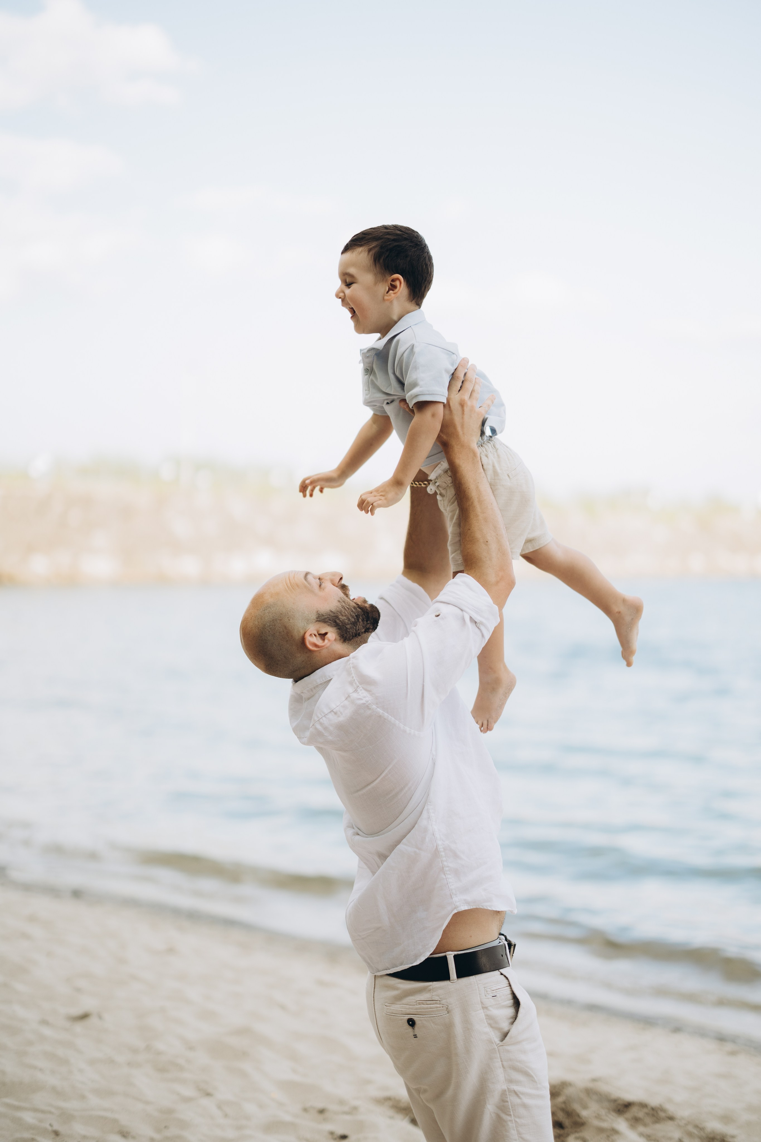 Beach photo session. Wedding Photographer Toronto