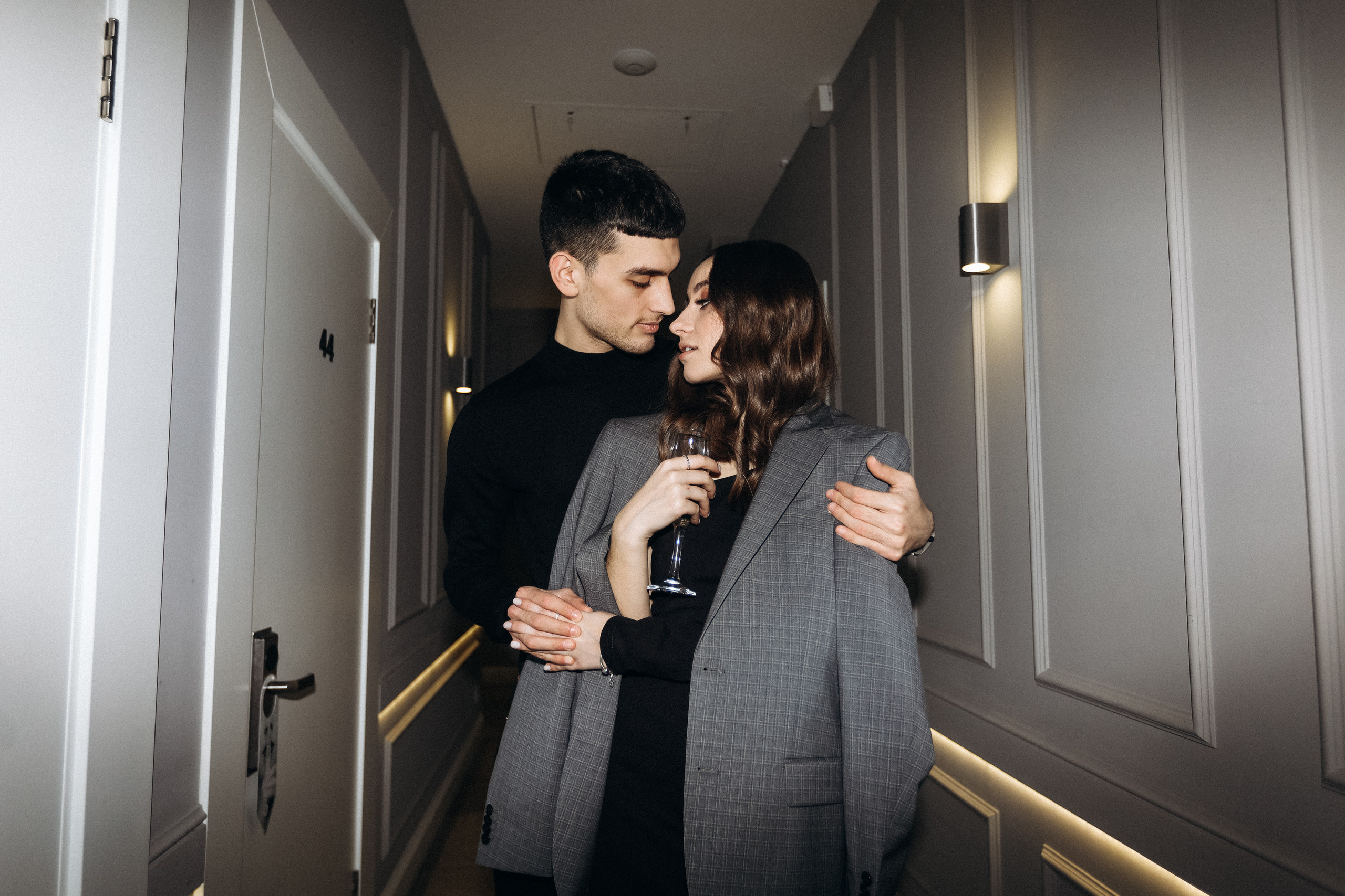 Love in the hotel. Wedding Photographer Toronto