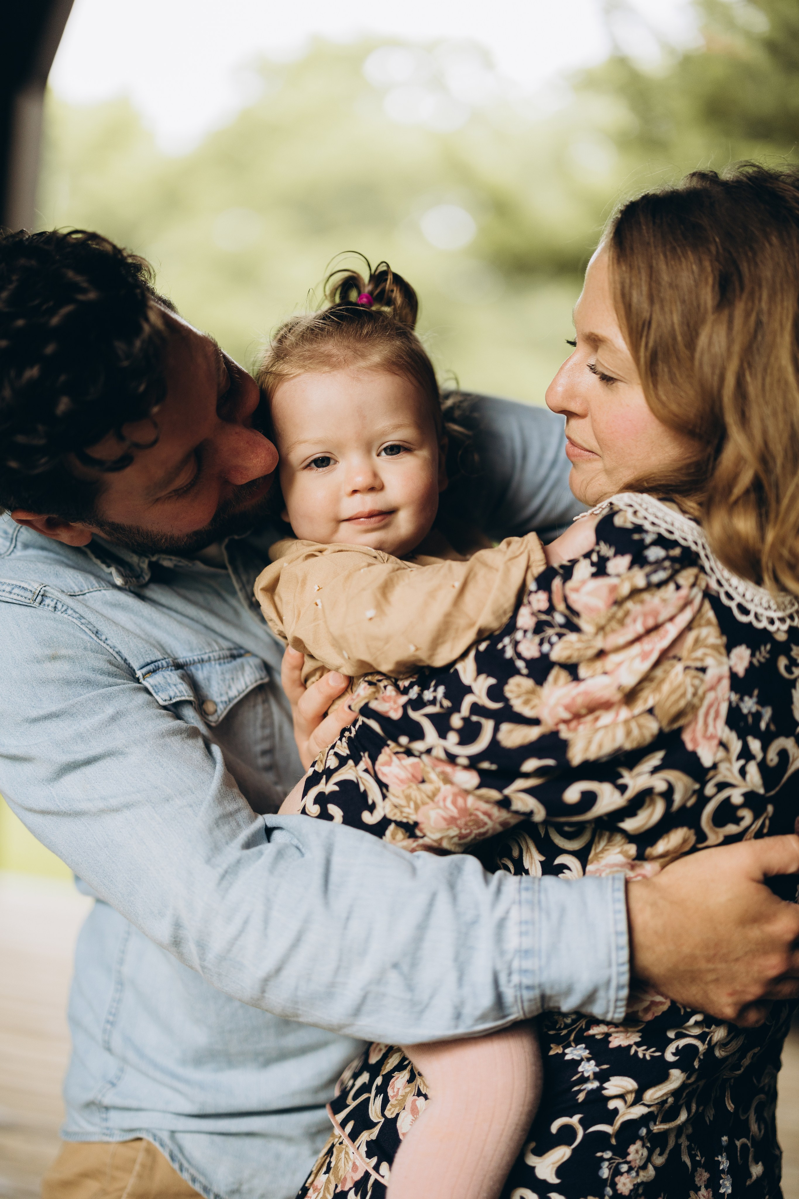 Under the rain. Wedding Photographer Toronto