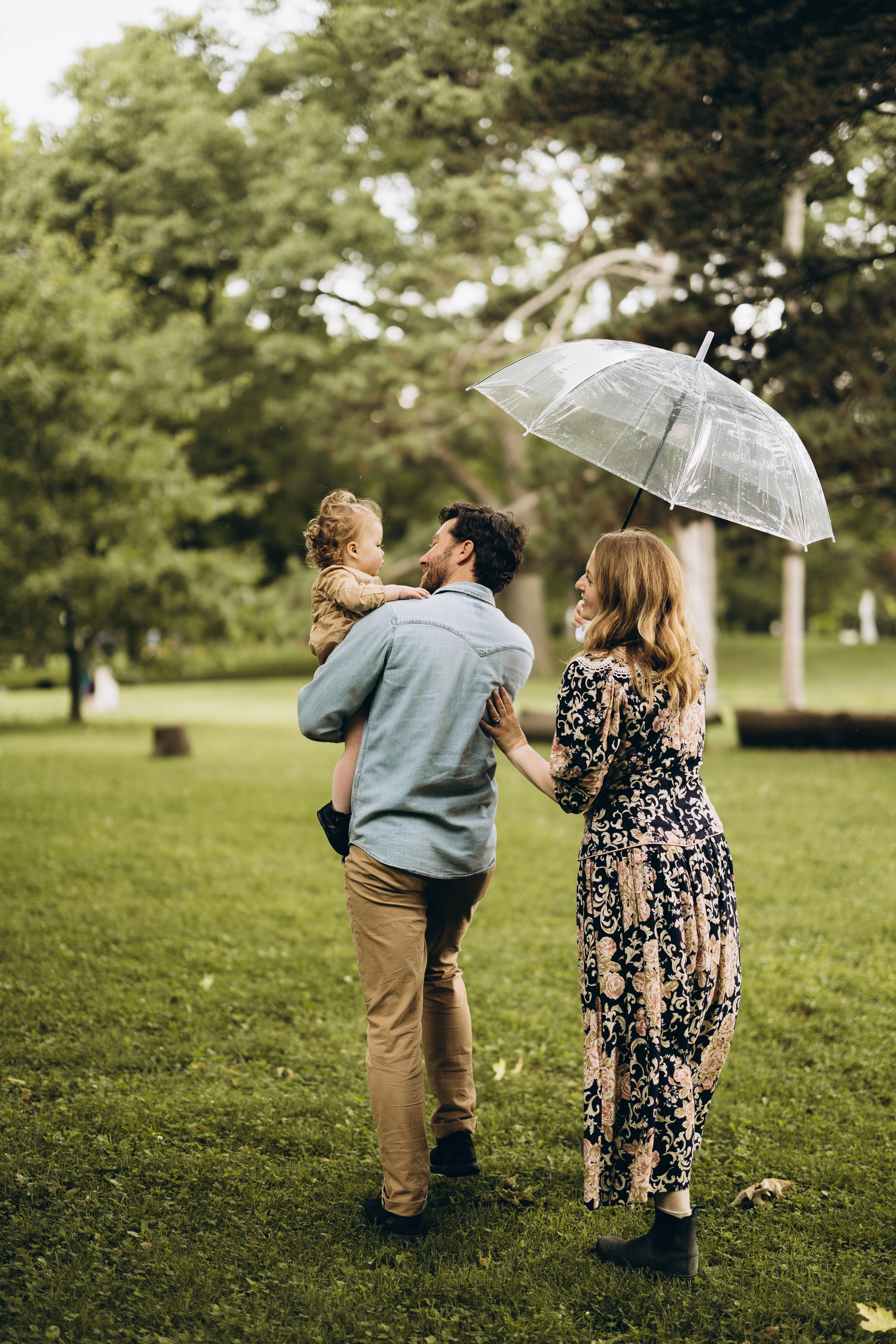 Under the rain. Wedding Photographer Toronto