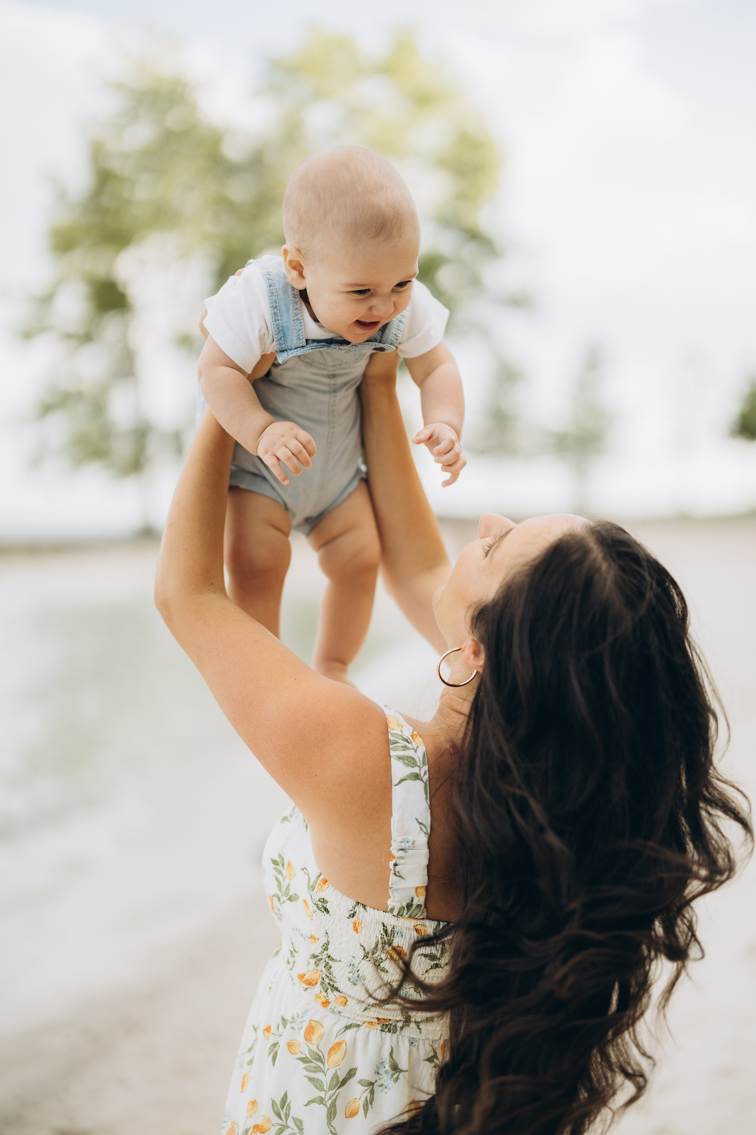 Beach photo session. Wedding Photographer Toronto