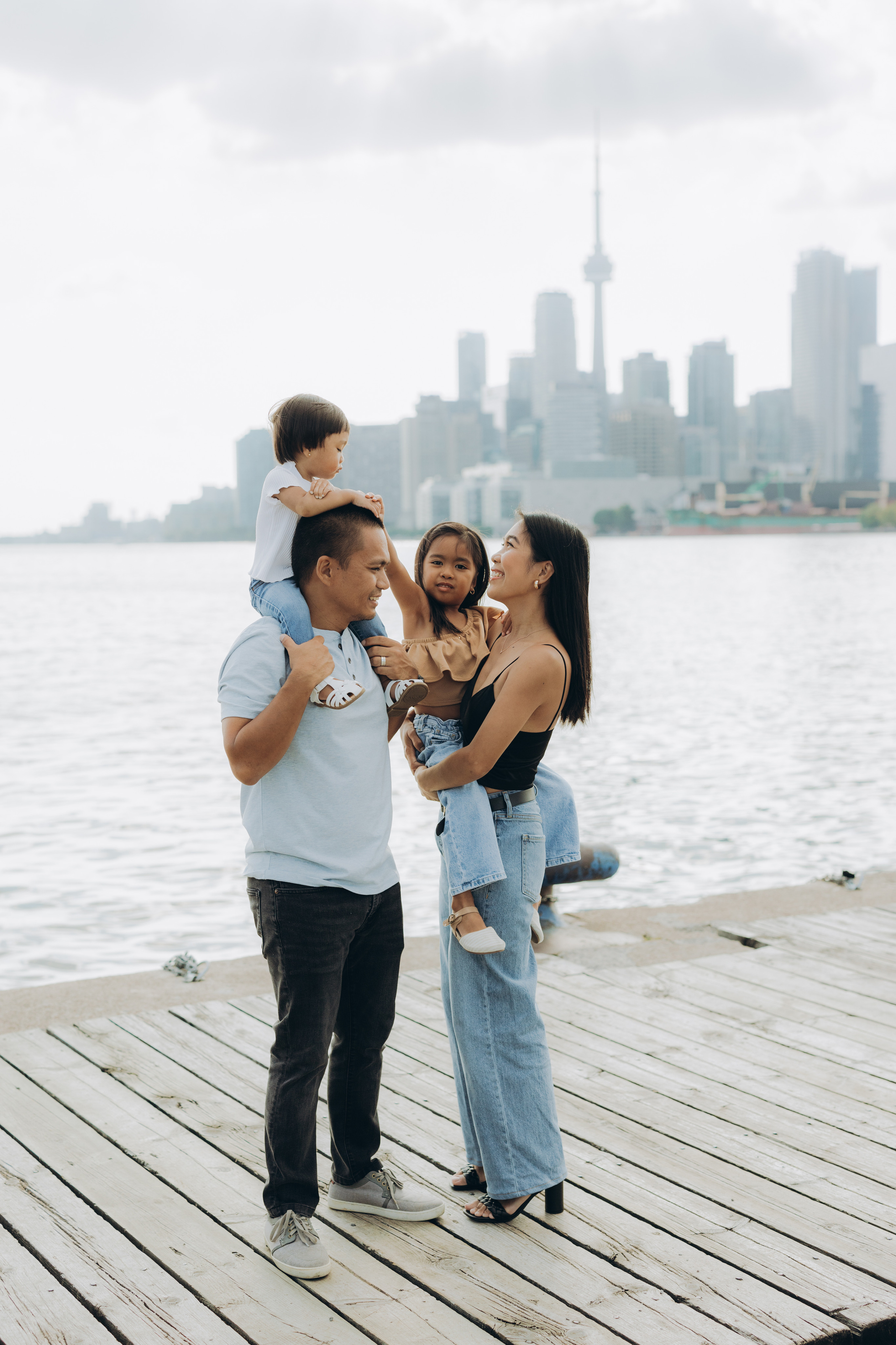 Family session in Toronto. Wedding Photographer Toronto