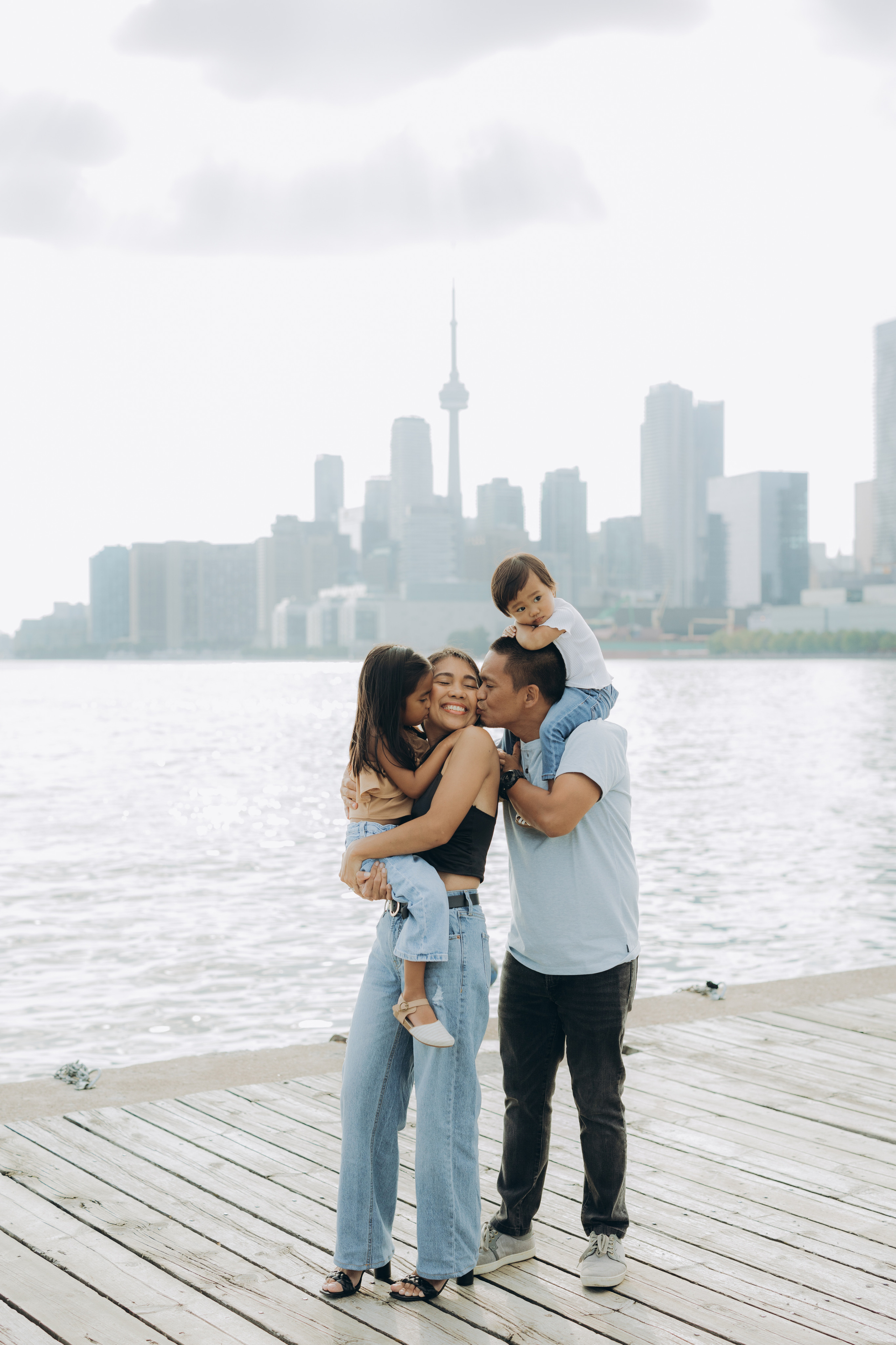 Family session in Toronto. Wedding Photographer Toronto