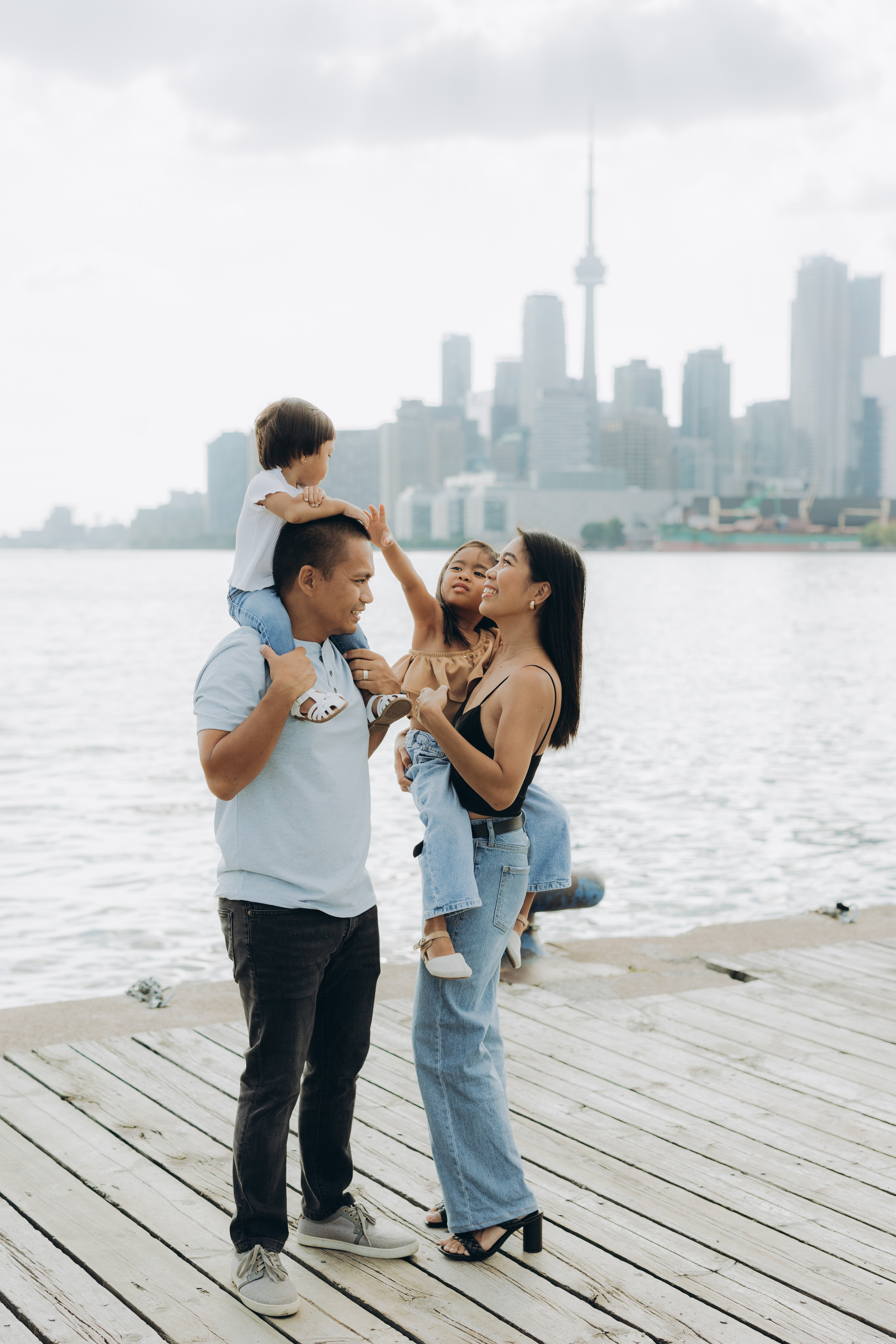 Family session in Toronto. Wedding Photographer Toronto