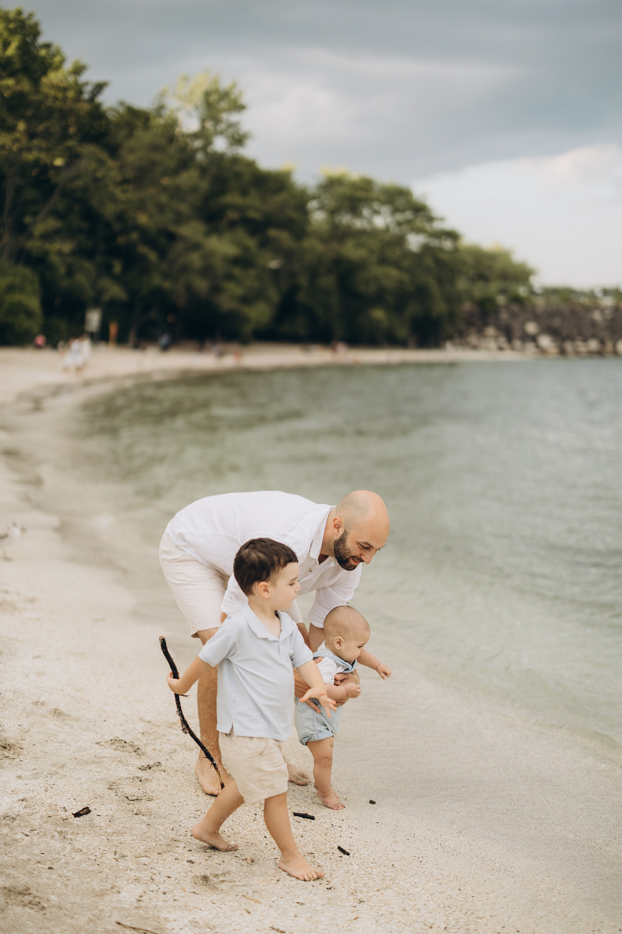 Beach photo session. Wedding Photographer Toronto