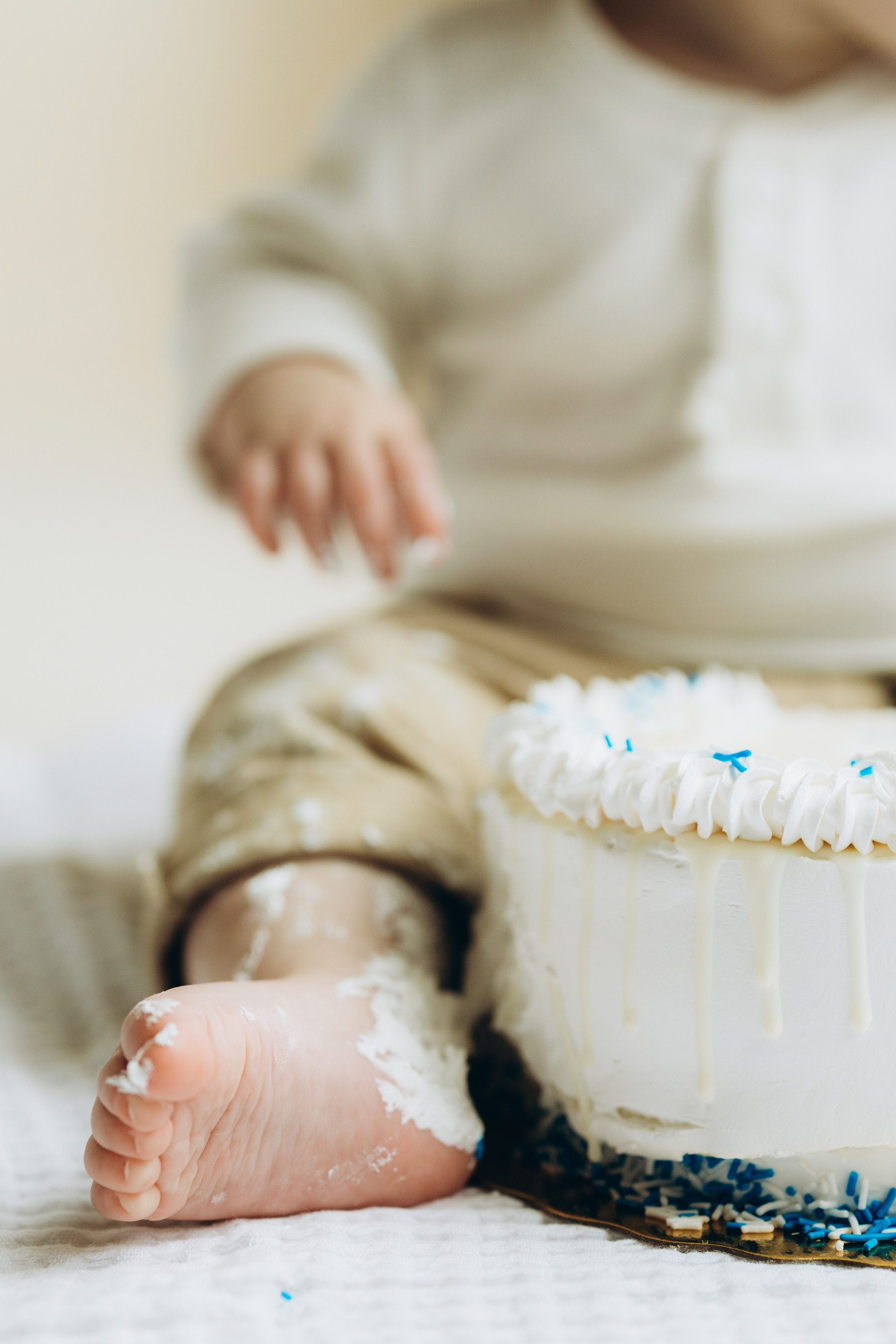 Cake smash. Wedding Photographer Toronto