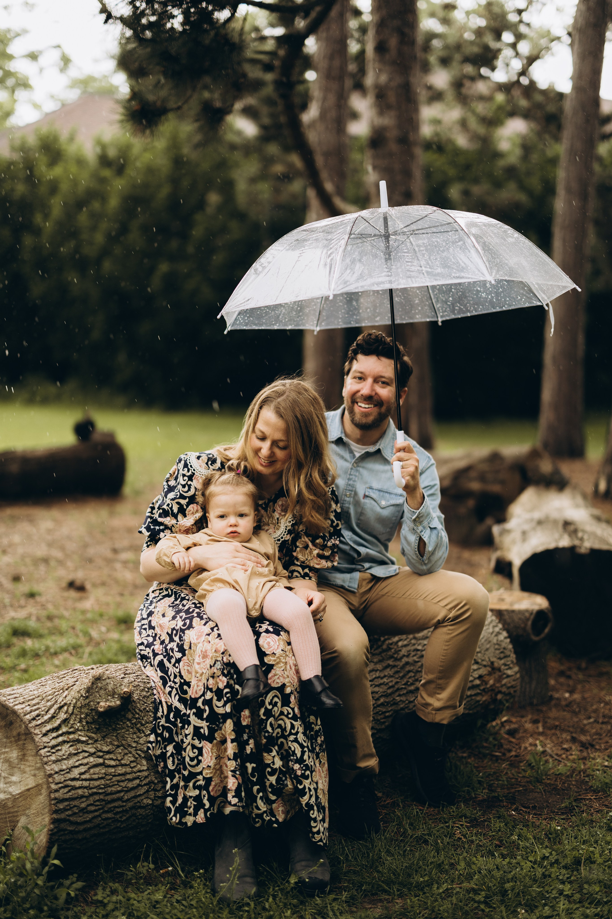 Under the rain. Wedding Photographer Toronto