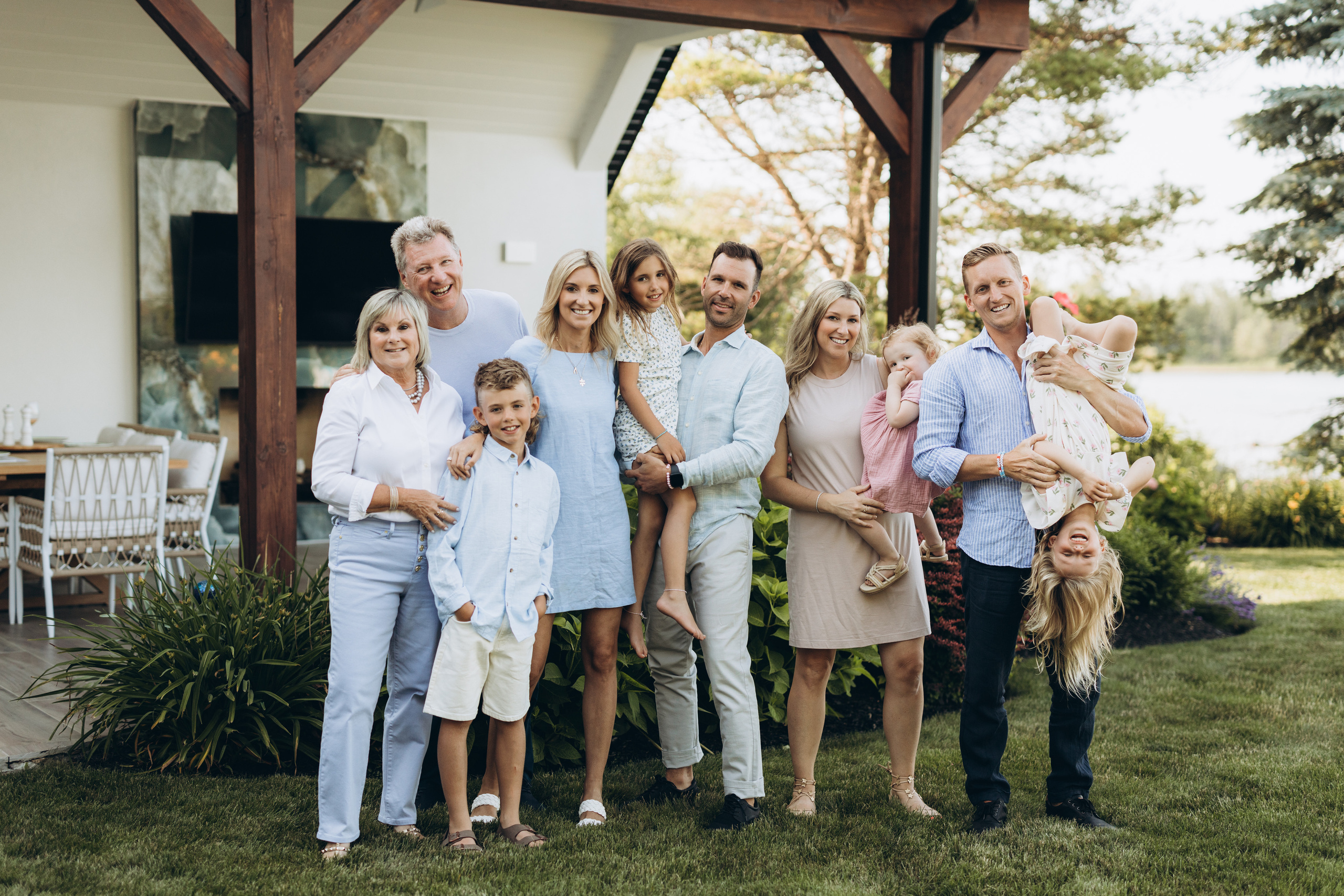 Family time. Wedding Photographer Toronto