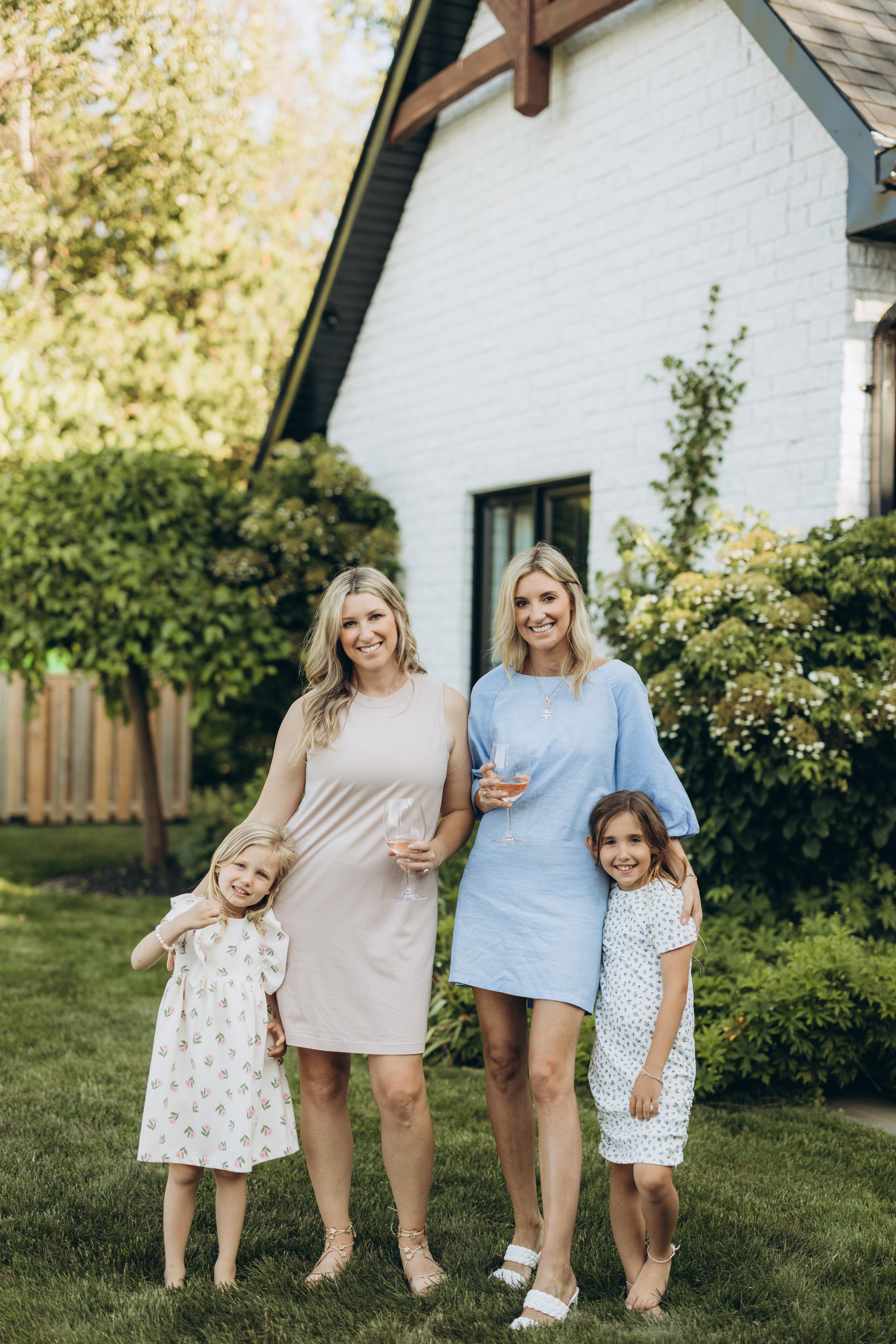 Family time. Wedding Photographer Toronto