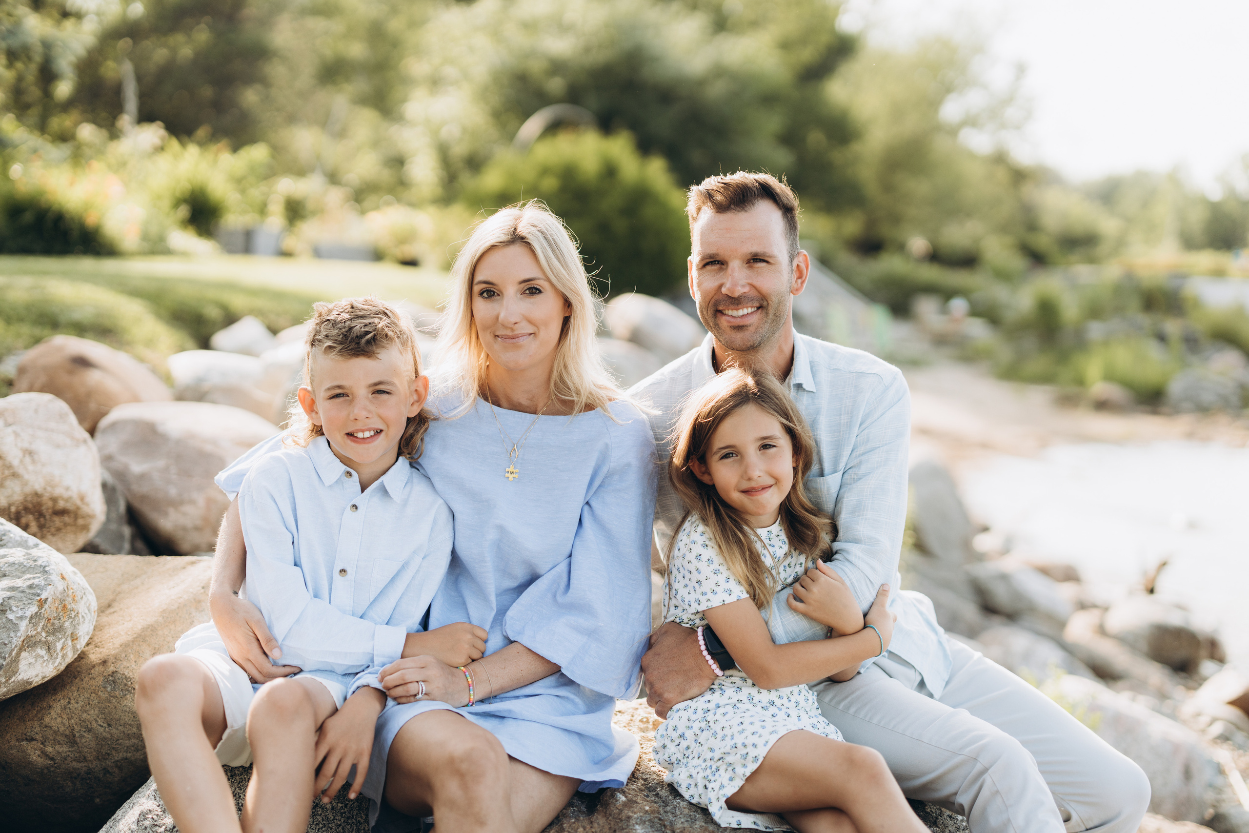 Family time. Wedding Photographer Toronto