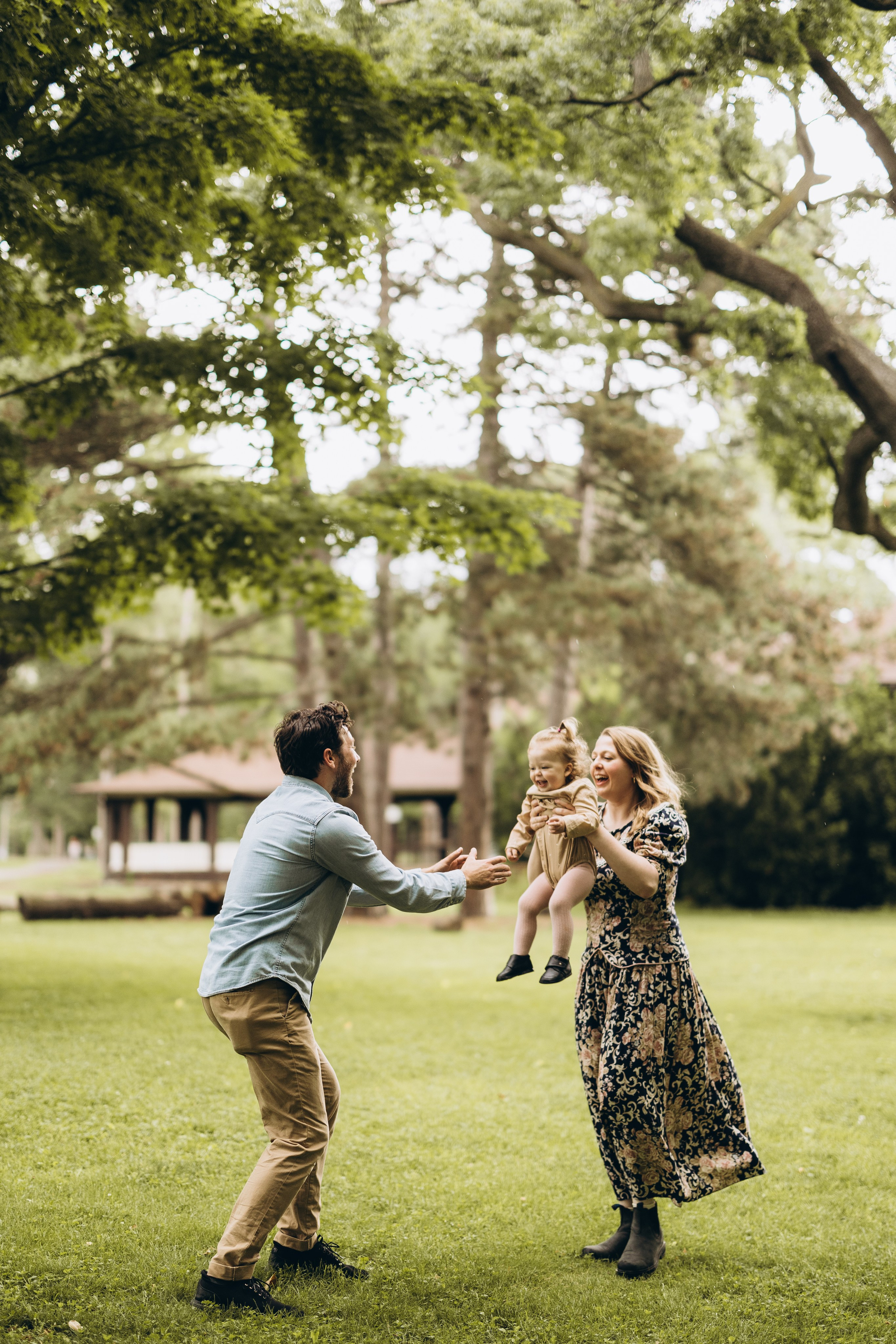 Under the rain. Wedding Photographer Toronto
