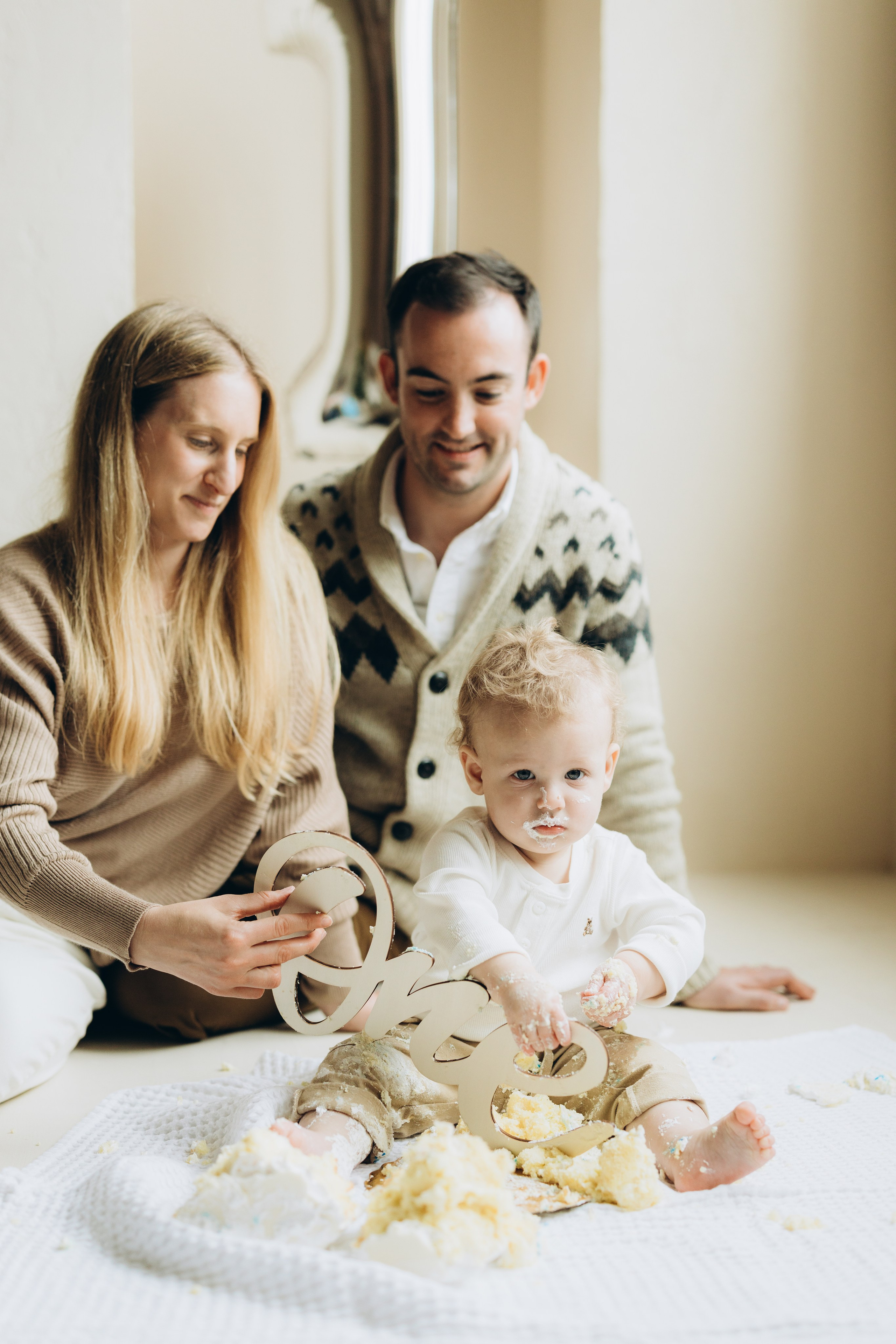 Cake smash. Wedding Photographer Toronto