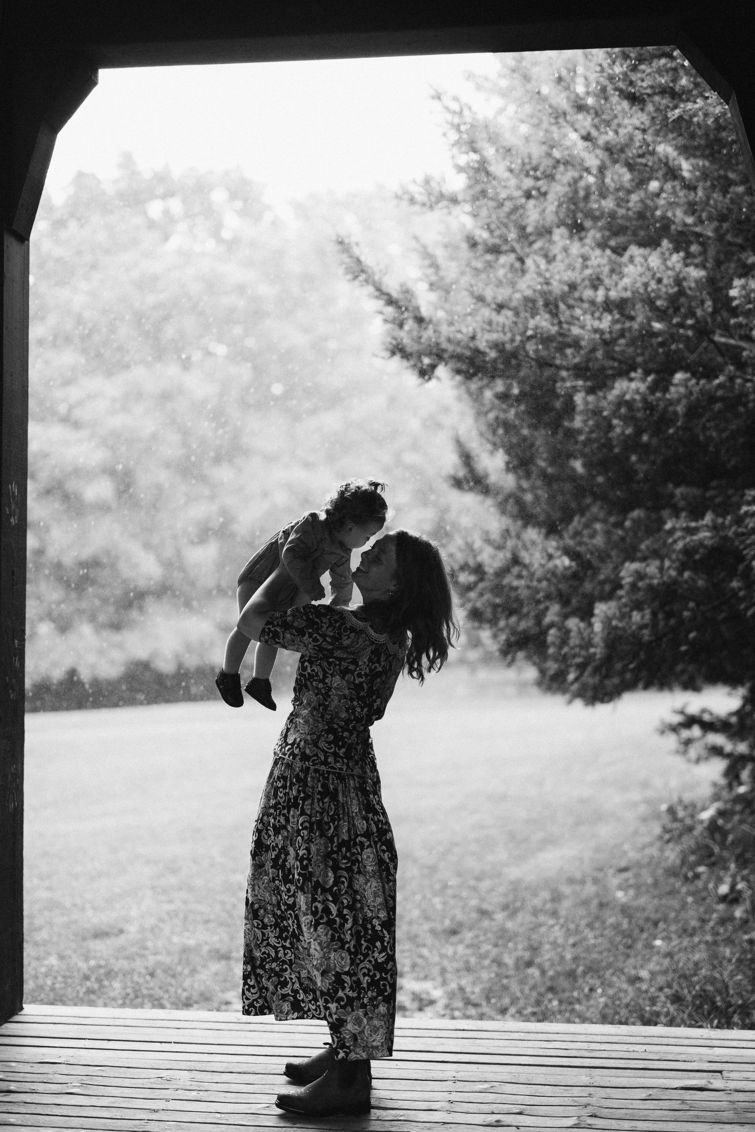 Under the rain. Wedding Photographer Toronto