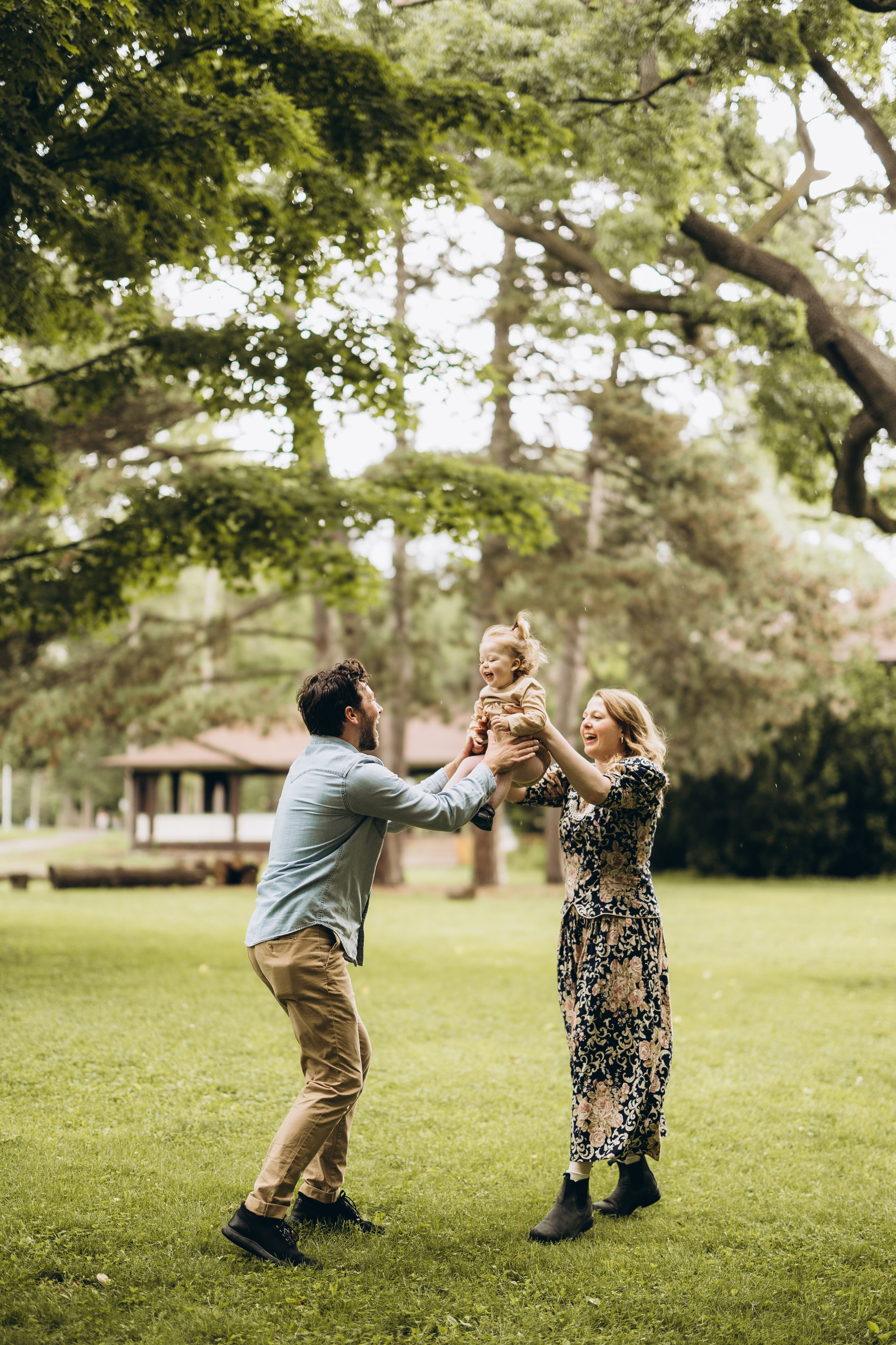 Under the rain. Wedding Photographer Toronto
