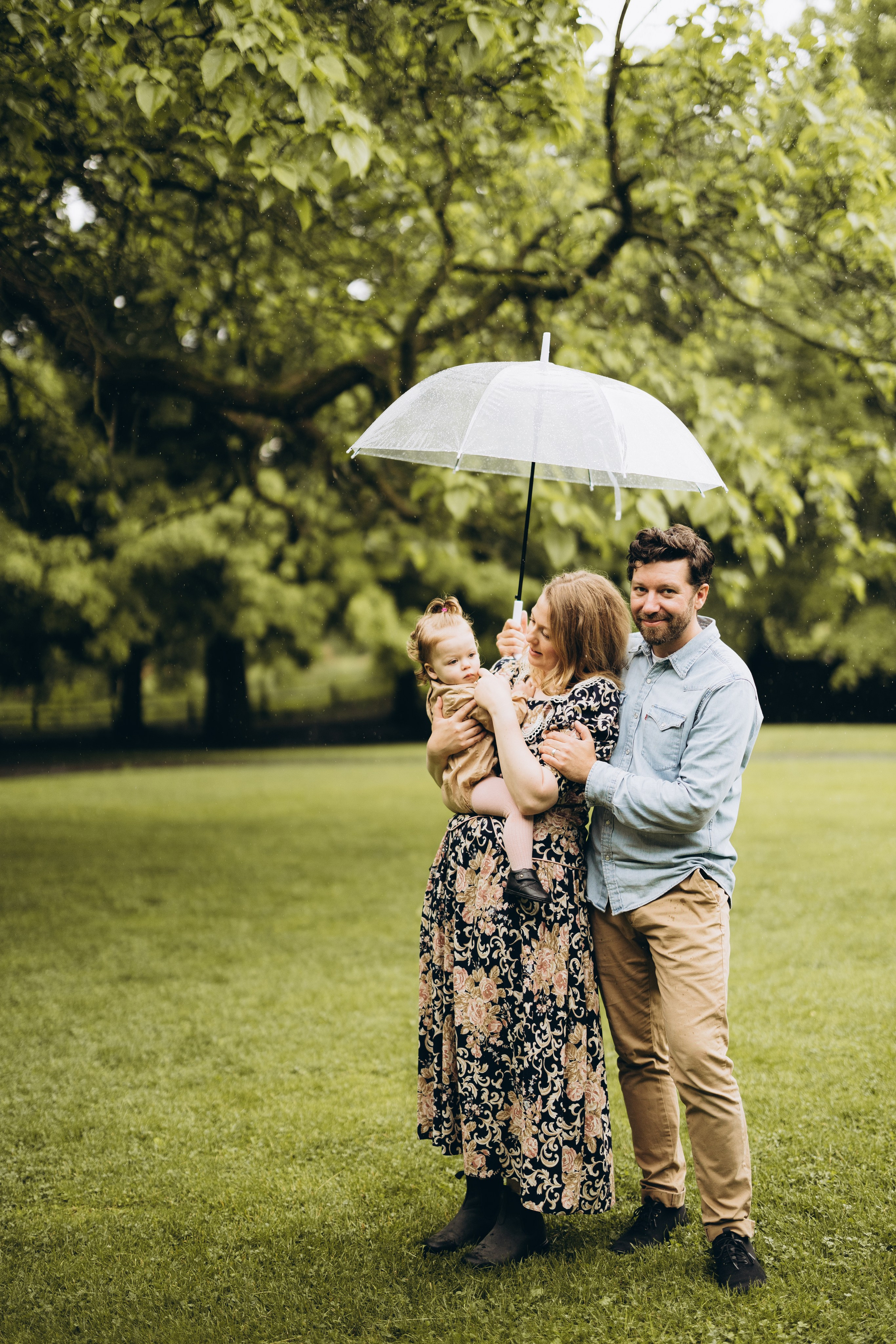 Under the rain. Wedding Photographer Toronto