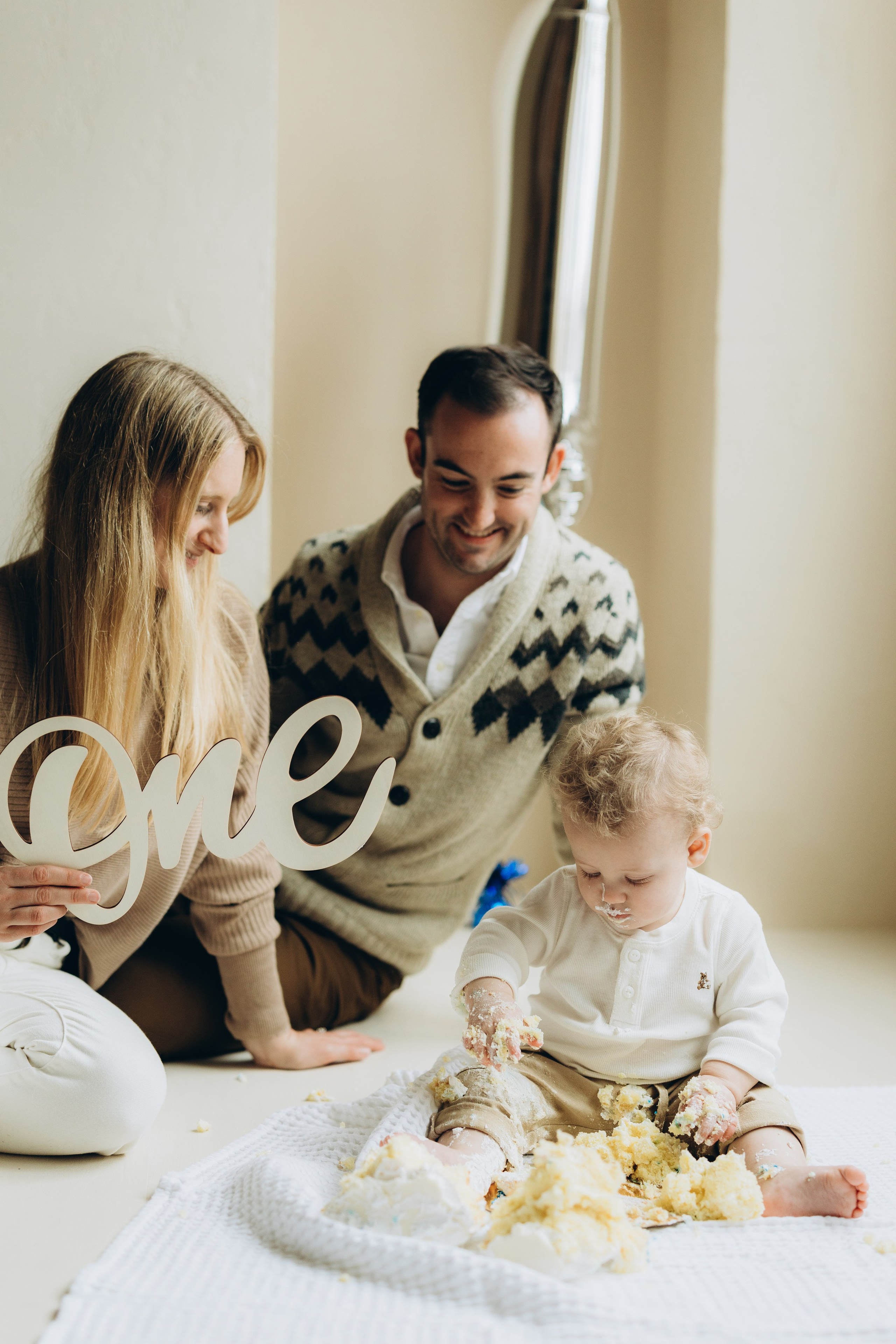 Cake smash. Wedding Photographer Toronto