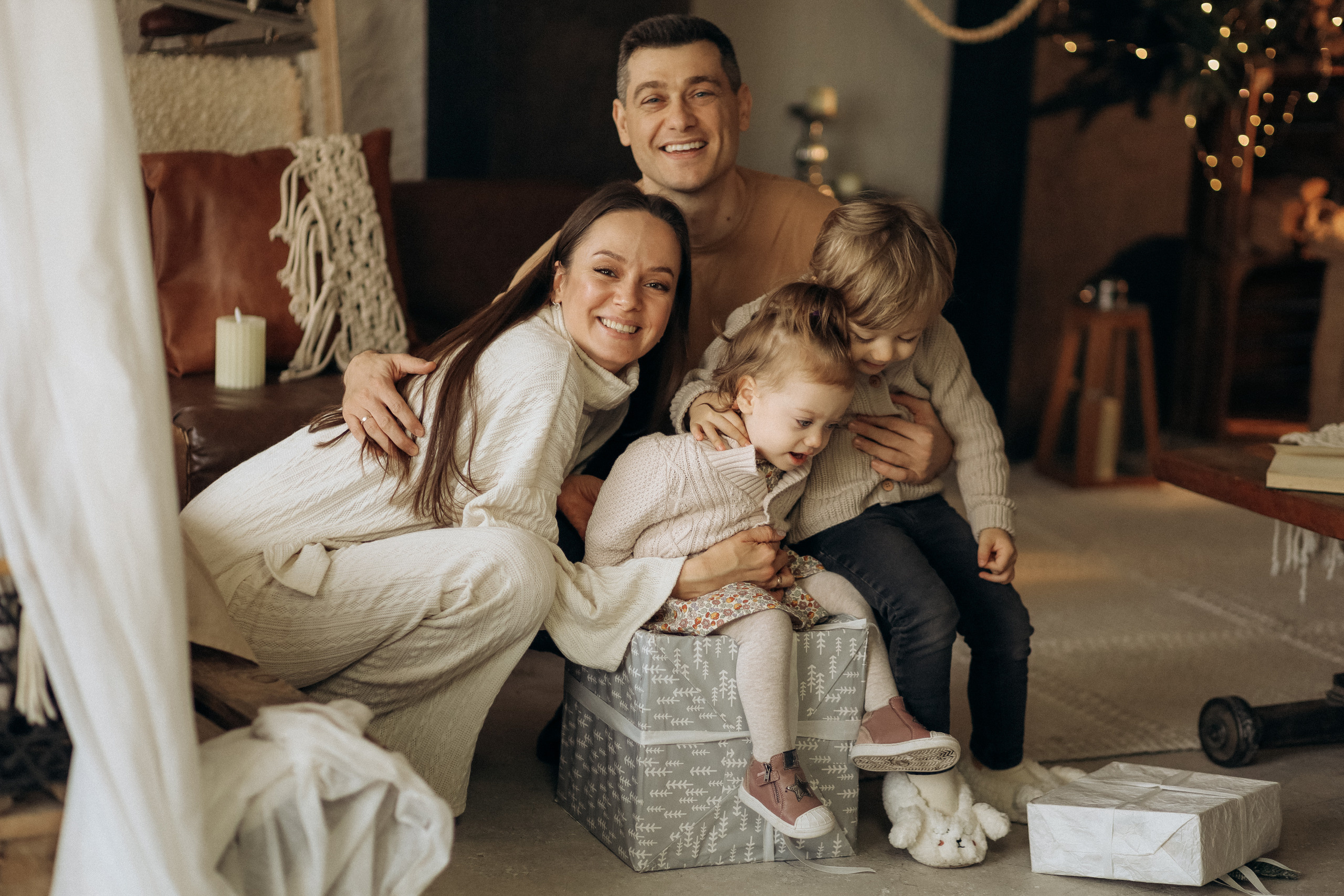 Cozy Christmas time!. Wedding Photographer Toronto