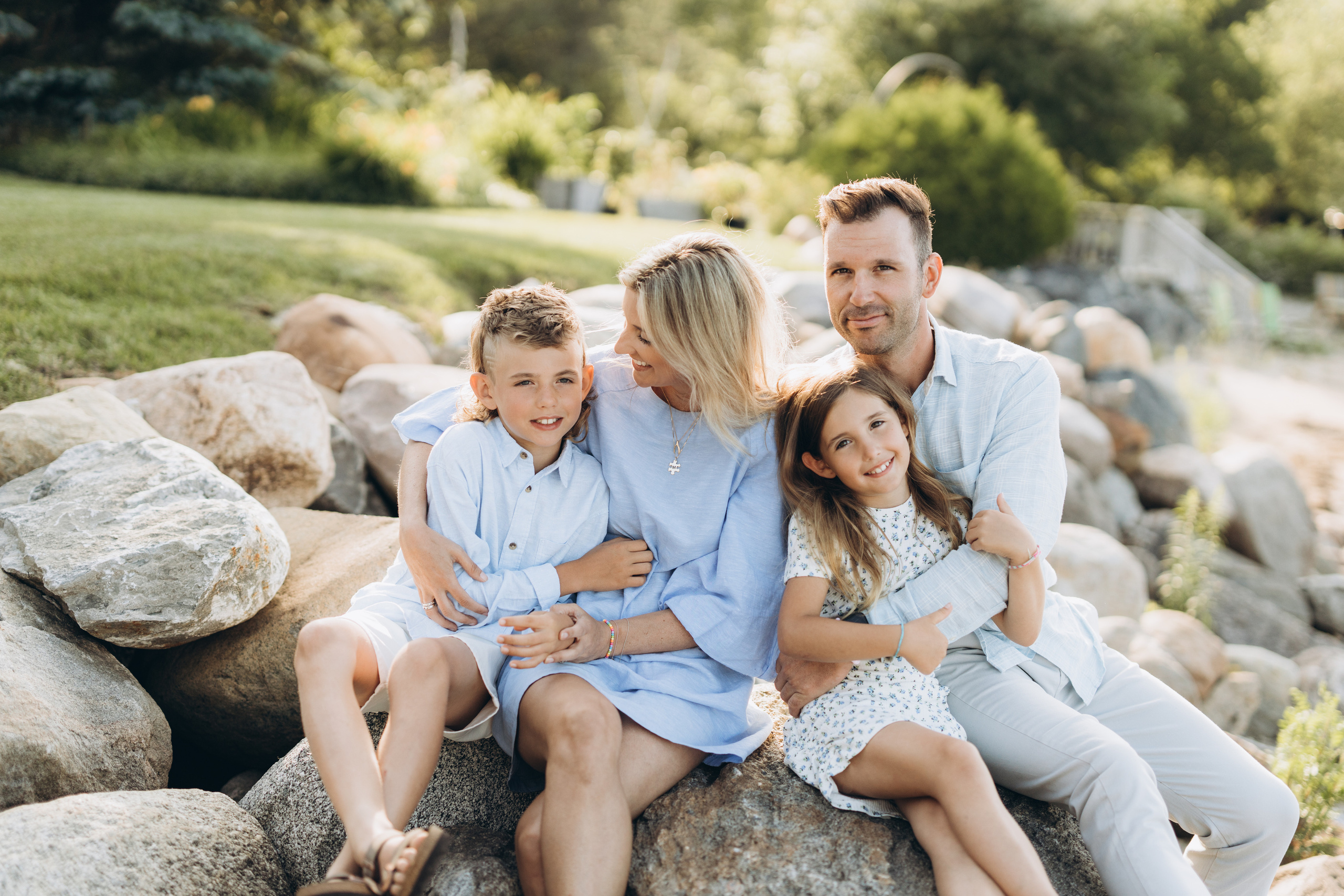Family time. Wedding Photographer Toronto