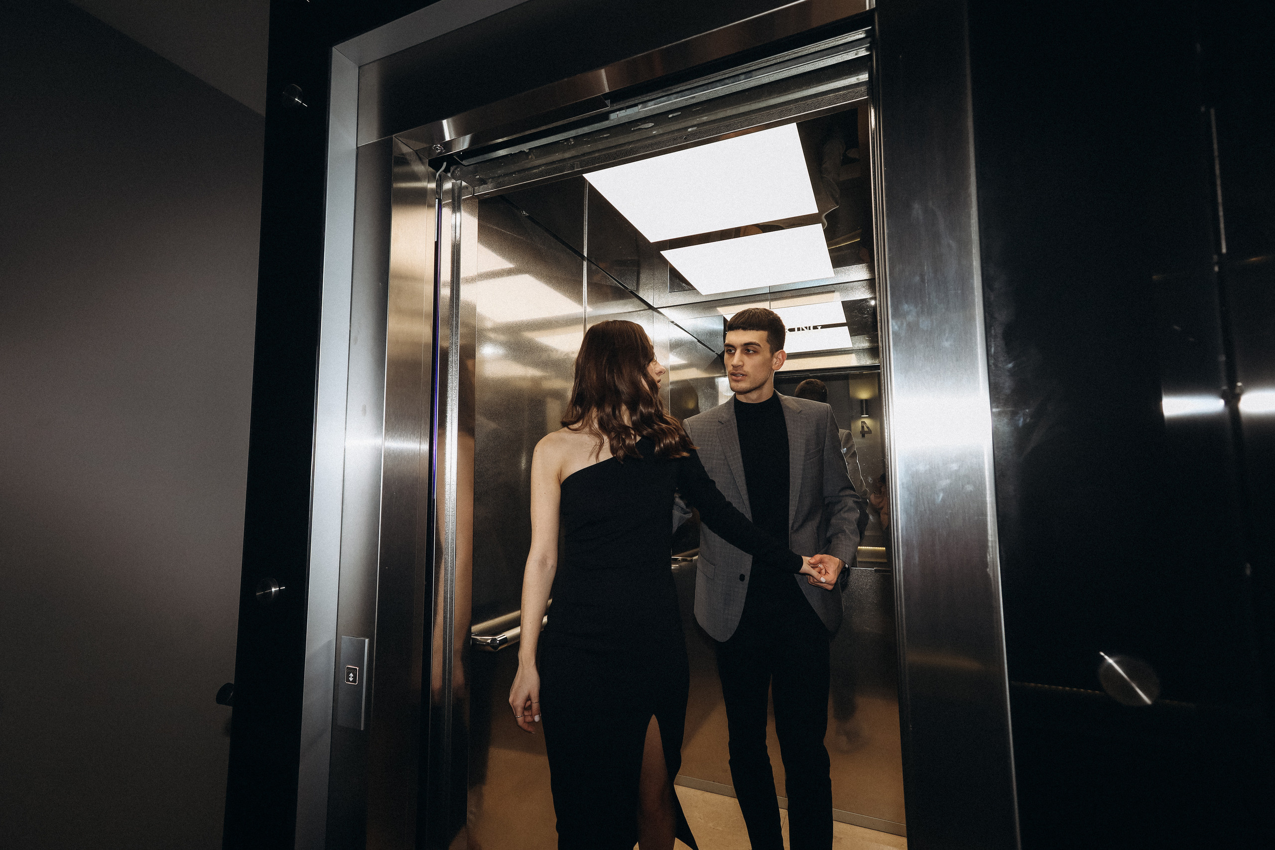 Love in the hotel. Wedding Photographer Toronto