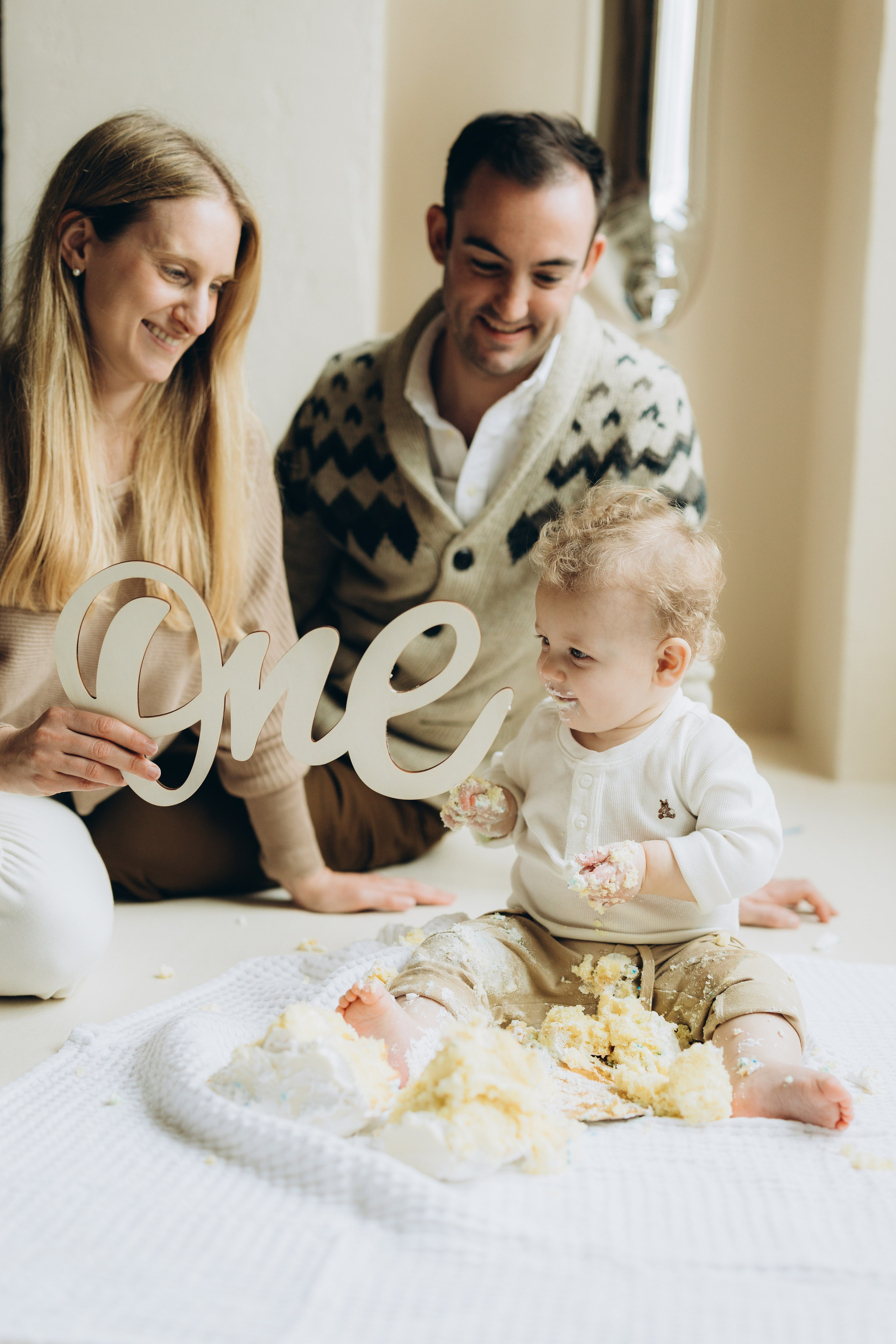 Cake smash. Wedding Photographer Toronto