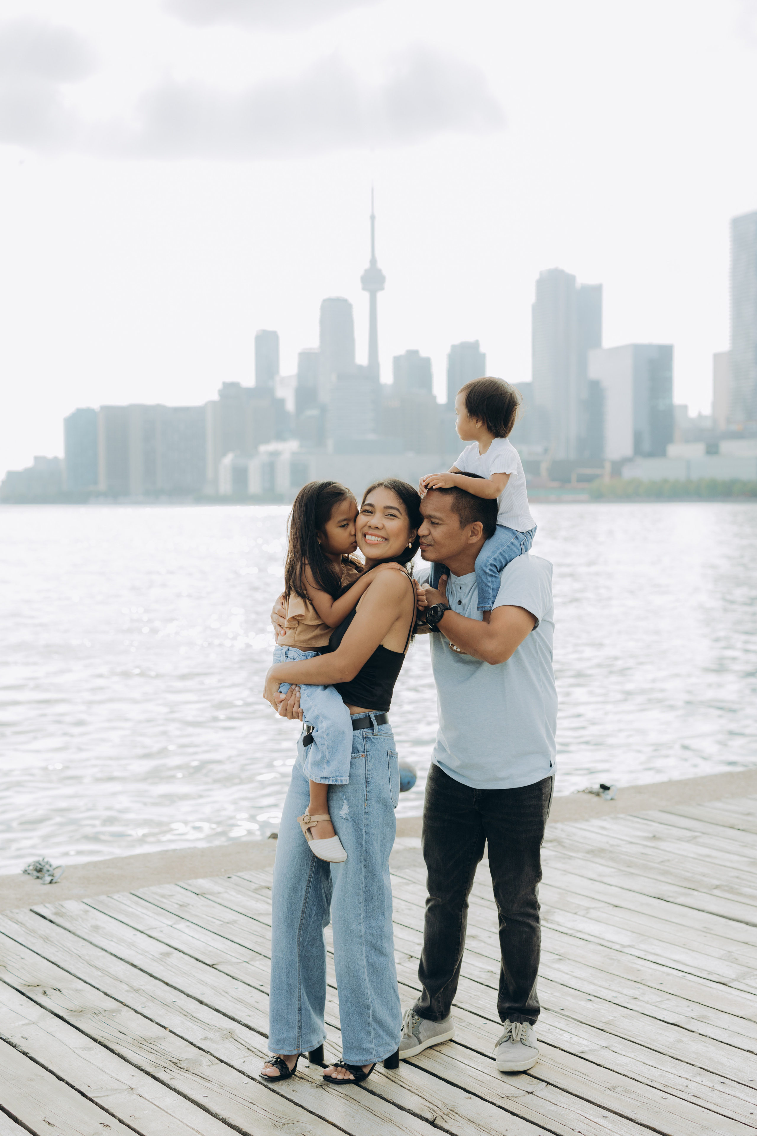 Family session in Toronto. Wedding Photographer Toronto