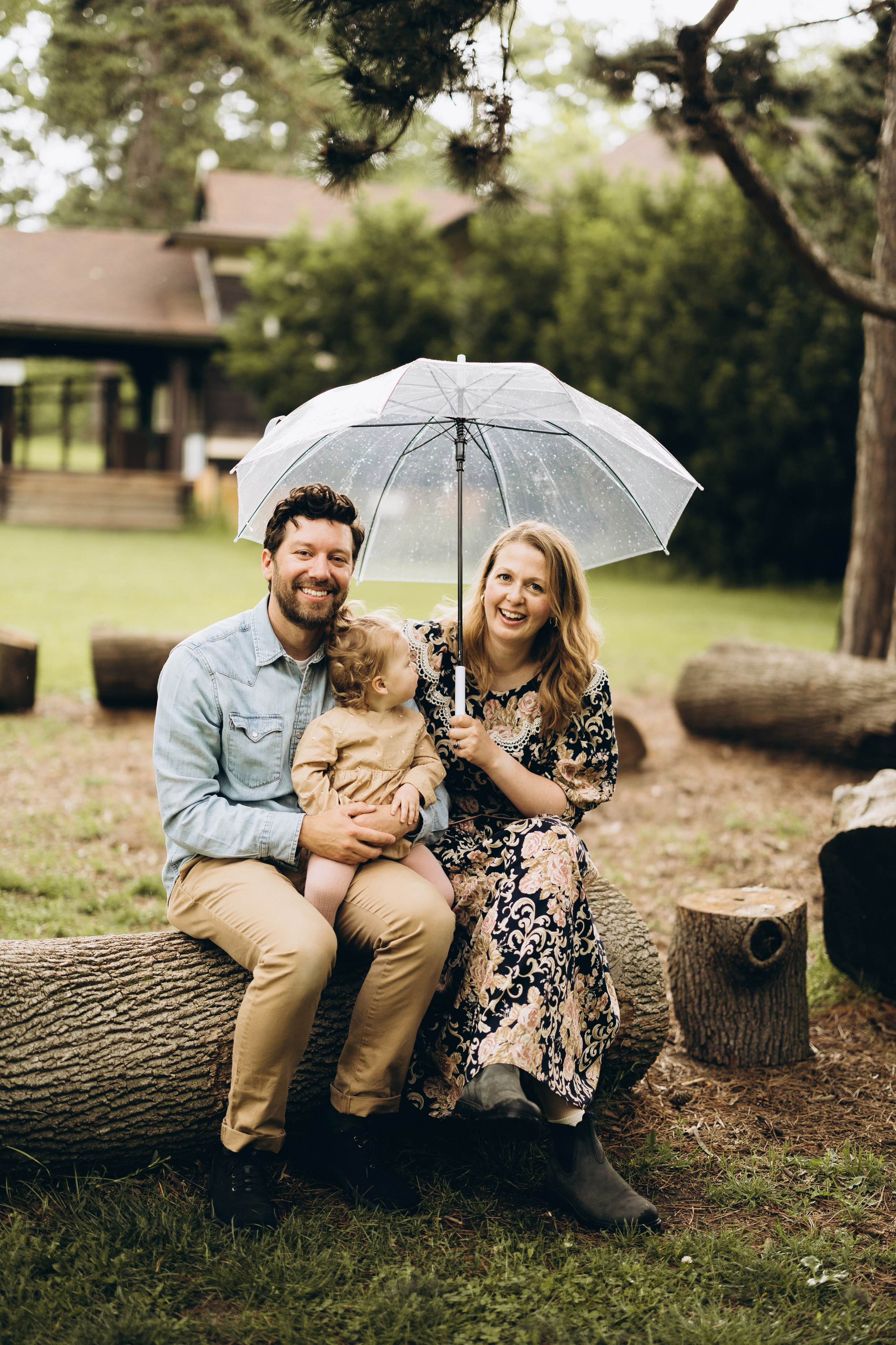 Under the rain. Wedding Photographer Toronto