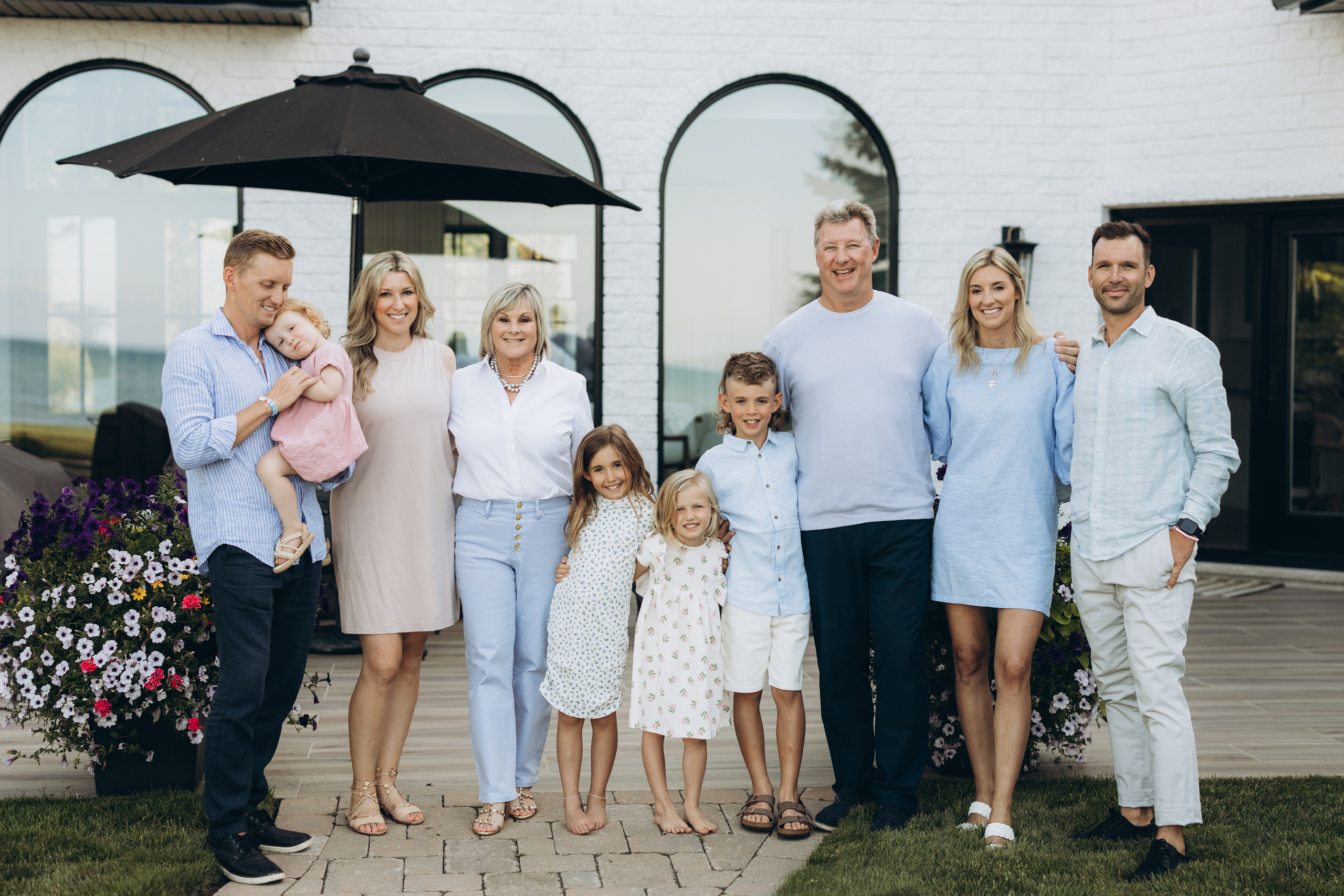 Family time. Wedding Photographer Toronto