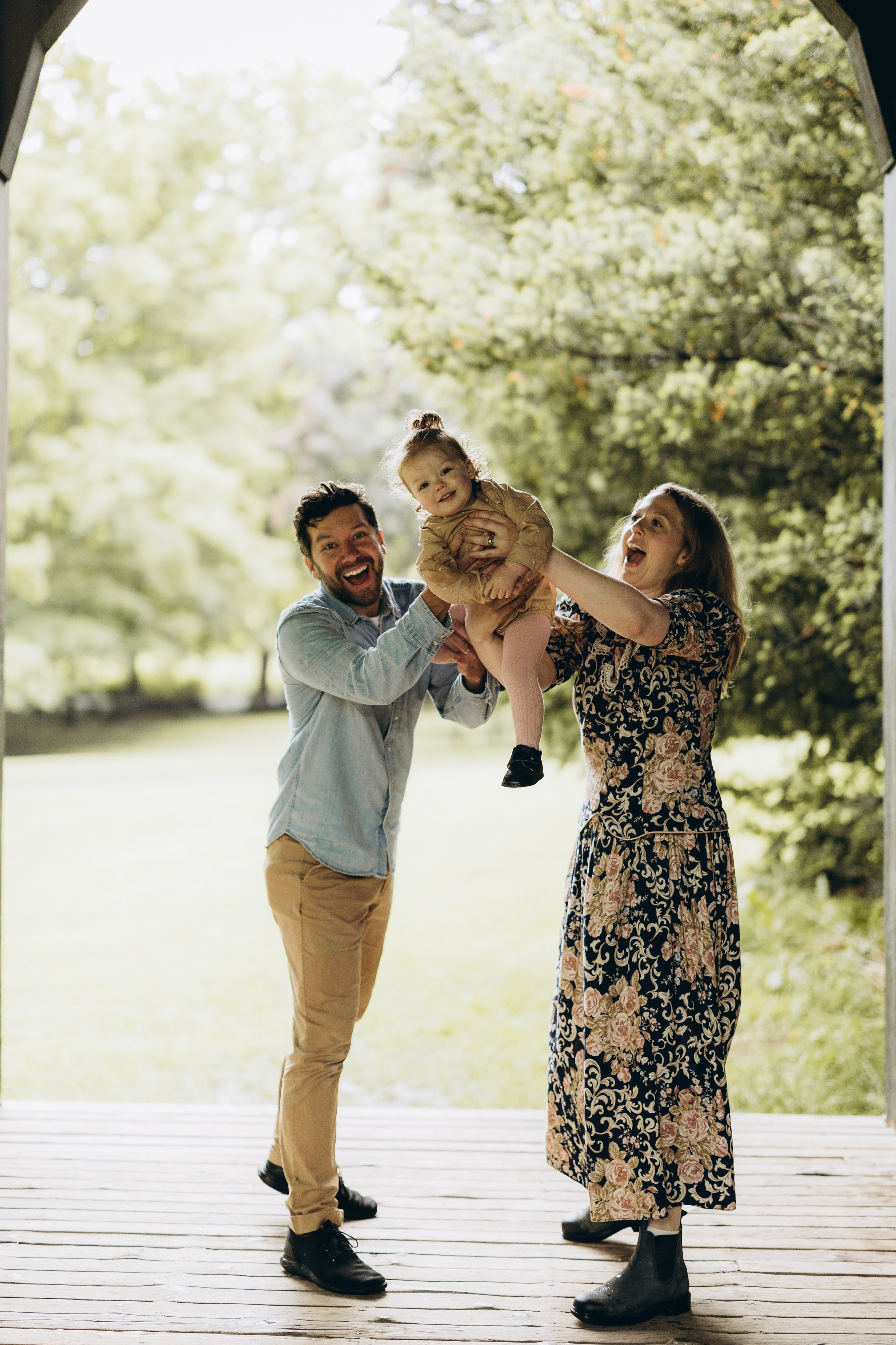 Under the rain. Wedding Photographer Toronto