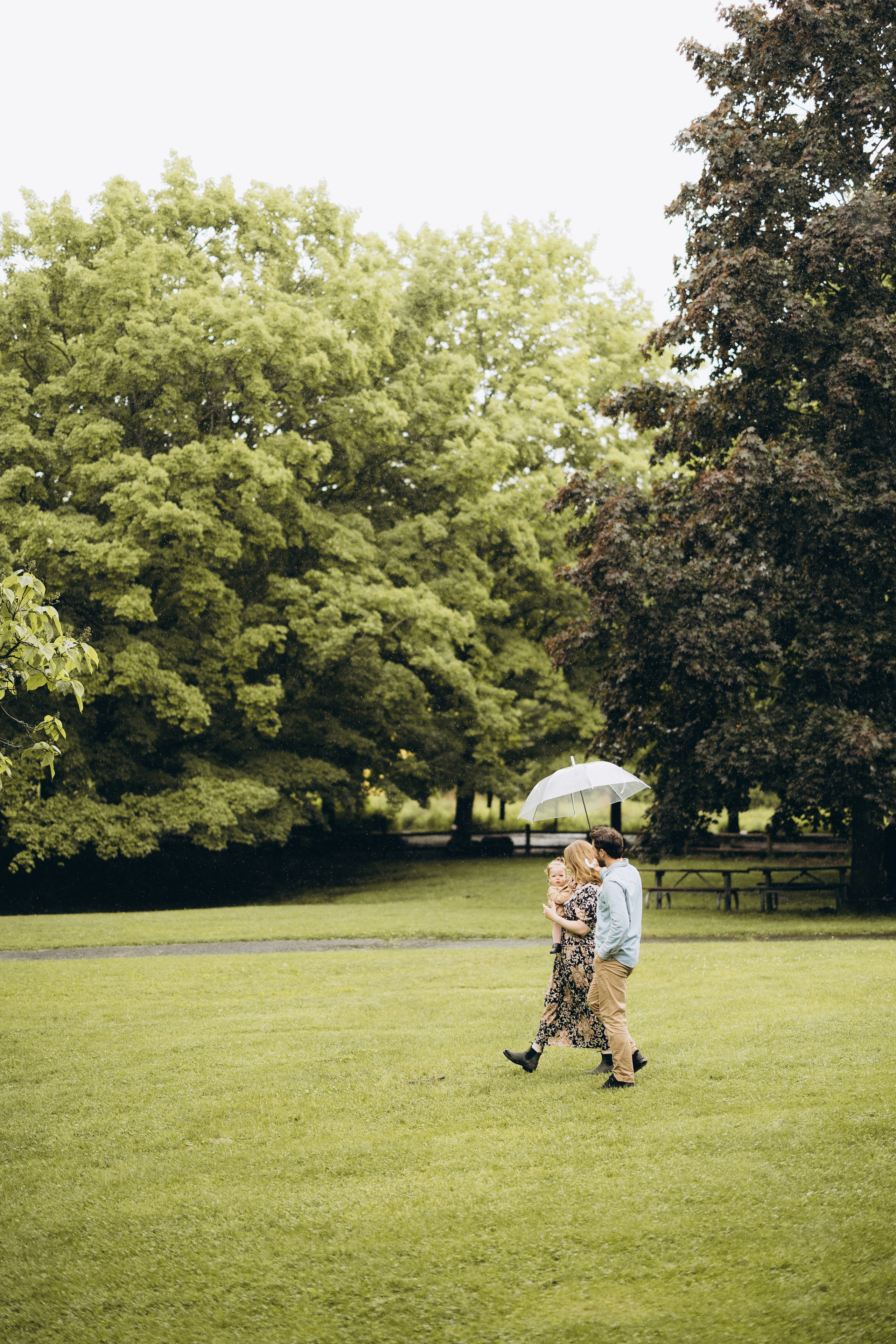 Under the rain. Wedding Photographer Toronto