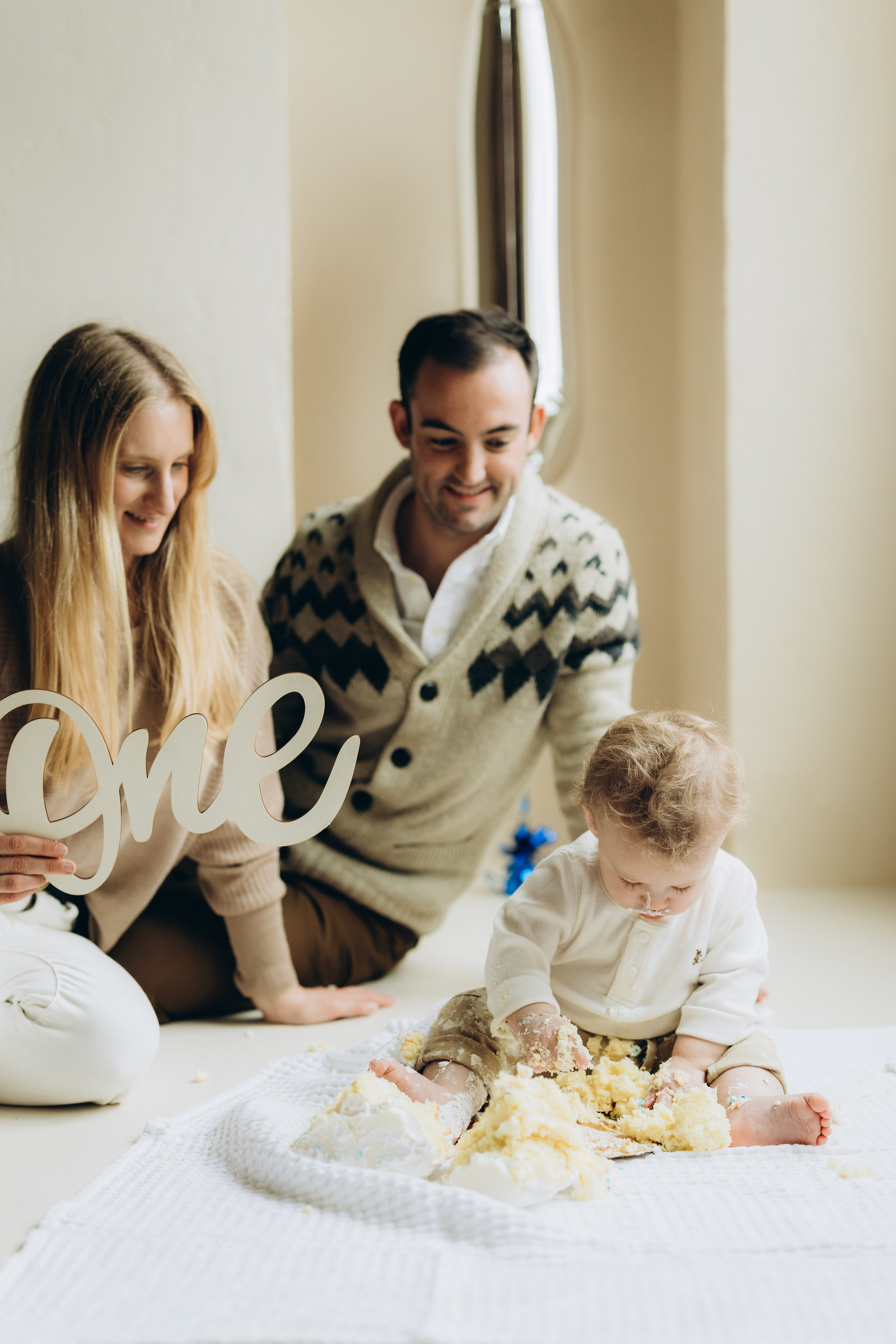 Cake smash. Wedding Photographer Toronto