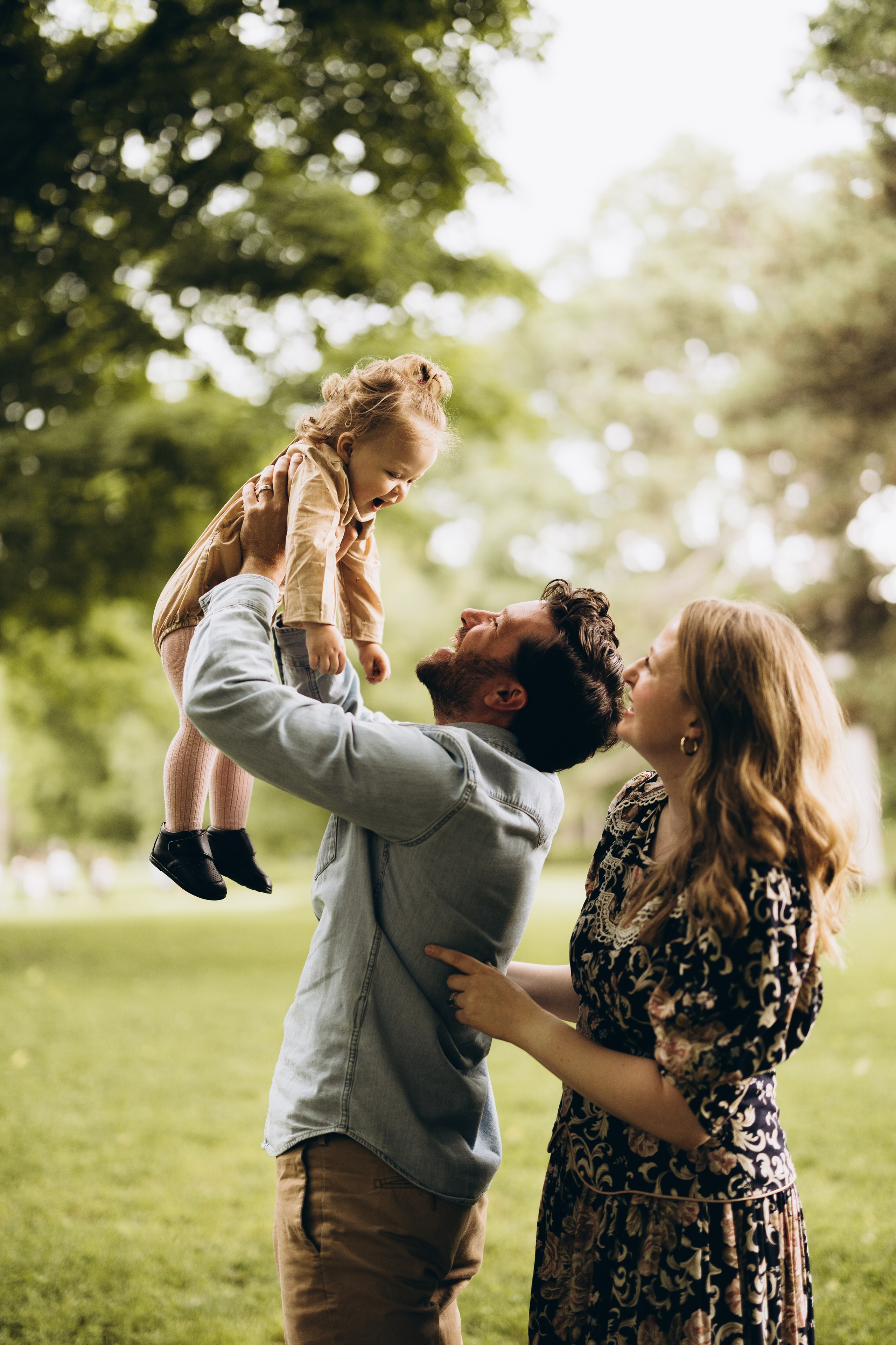 Under the rain. Wedding Photographer Toronto