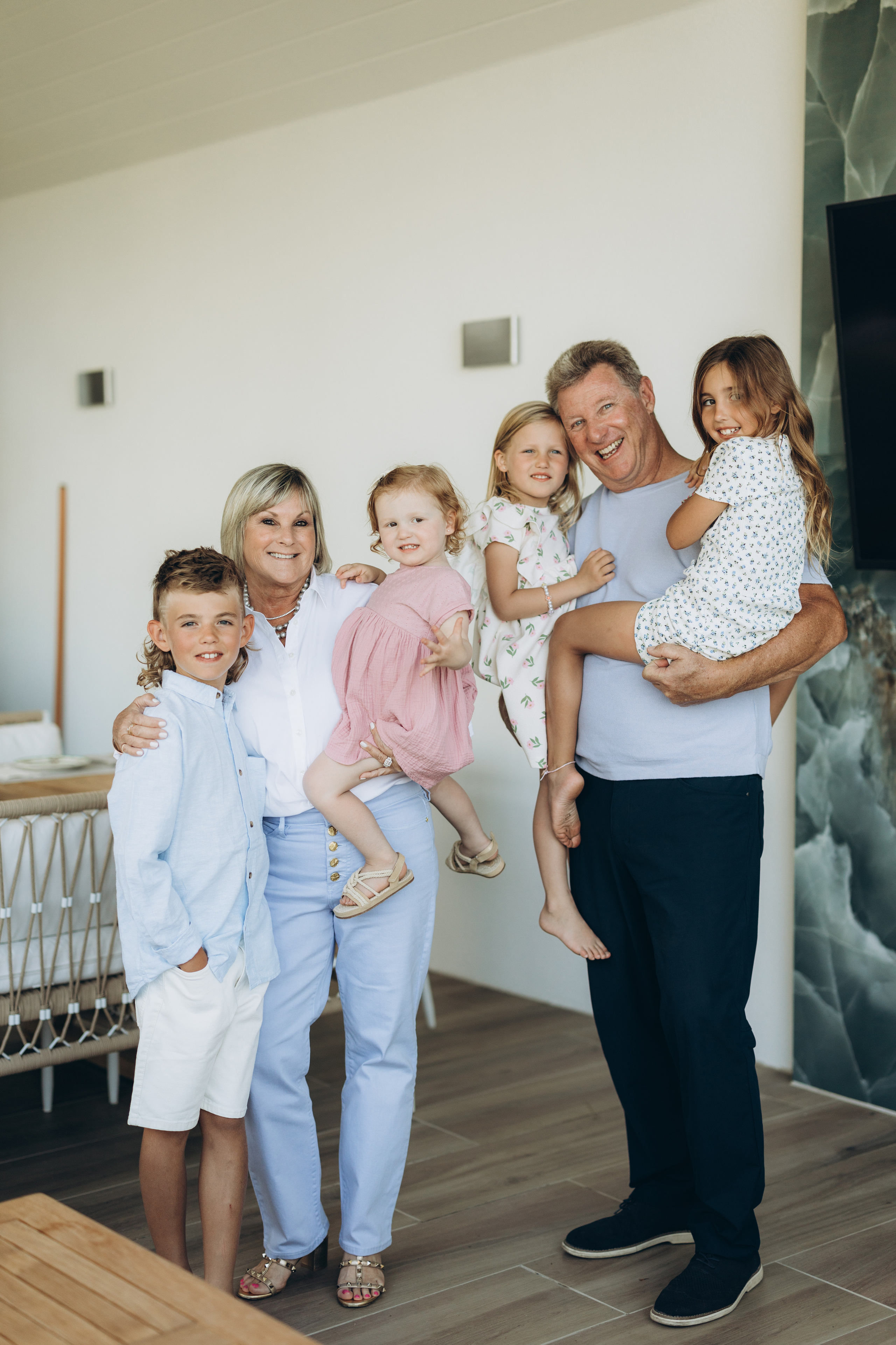 Family time. Wedding Photographer Toronto