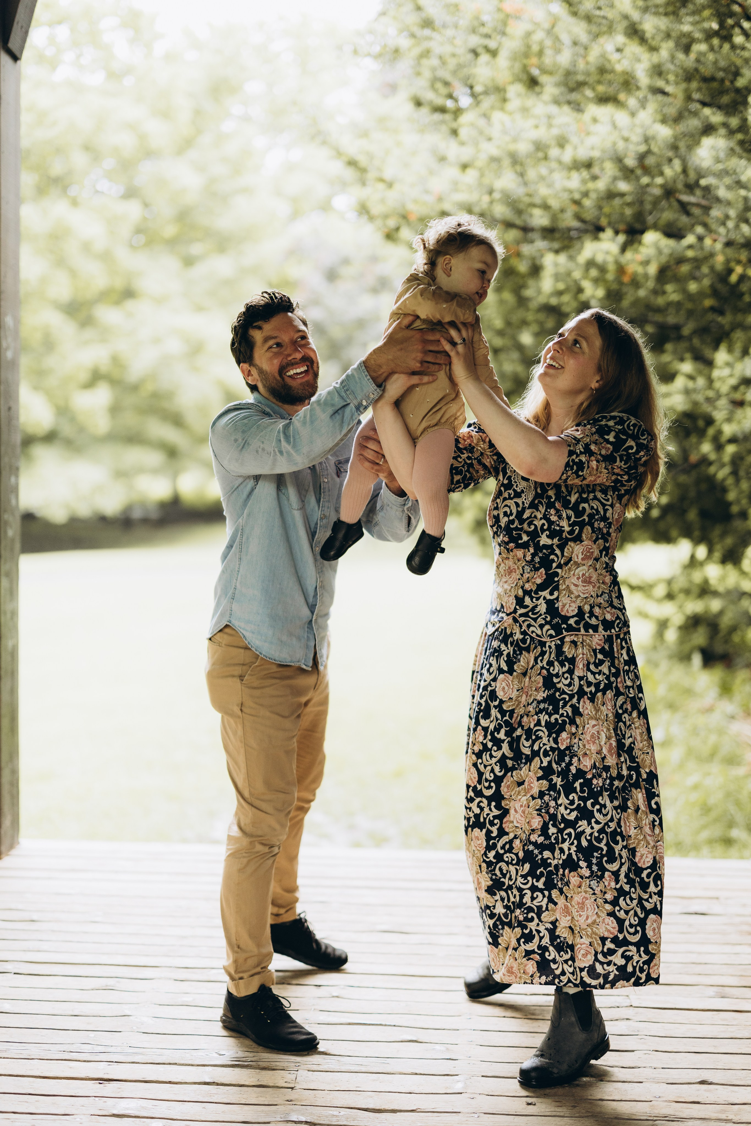 Under the rain. Wedding Photographer Toronto
