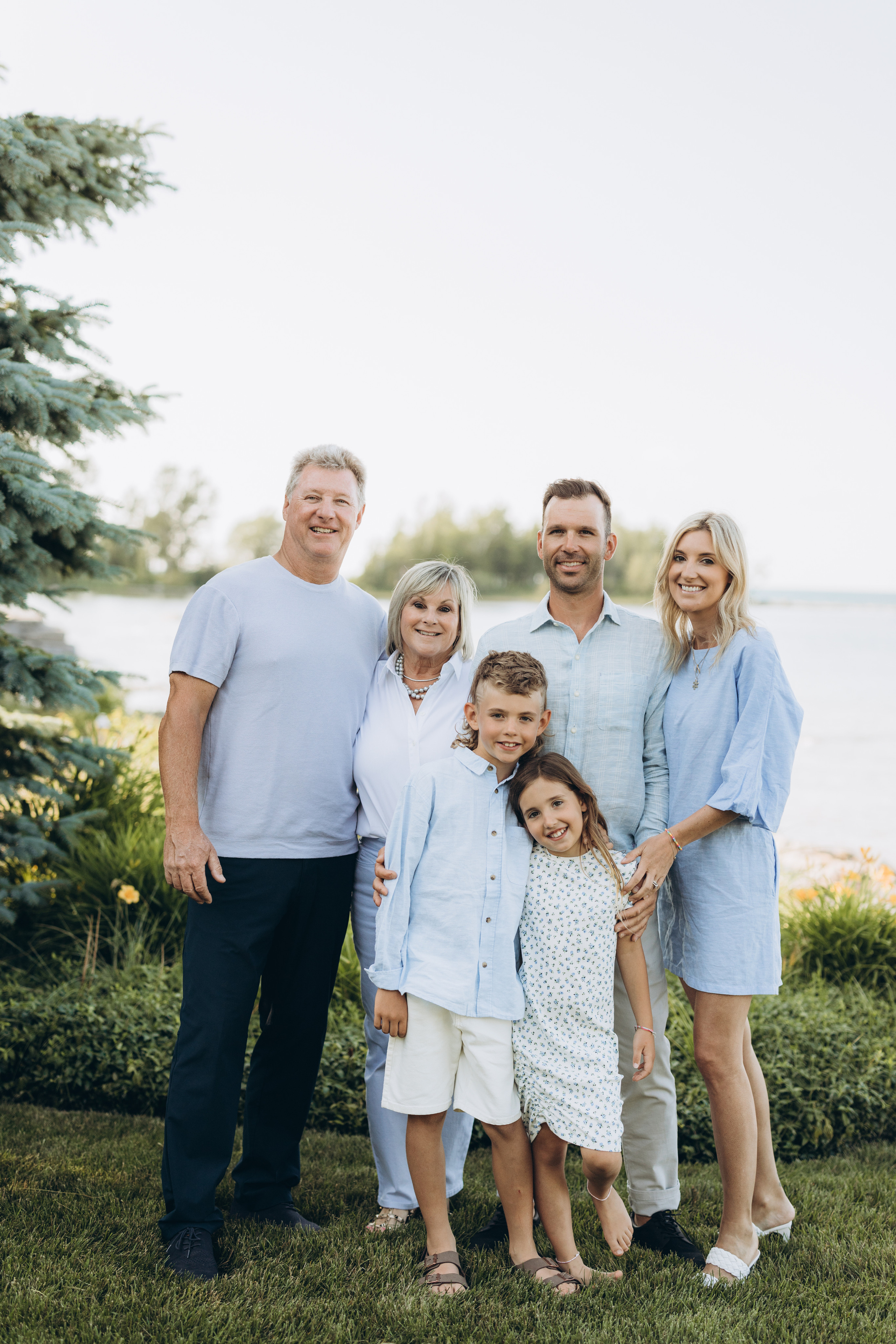 Family time. Wedding Photographer Toronto