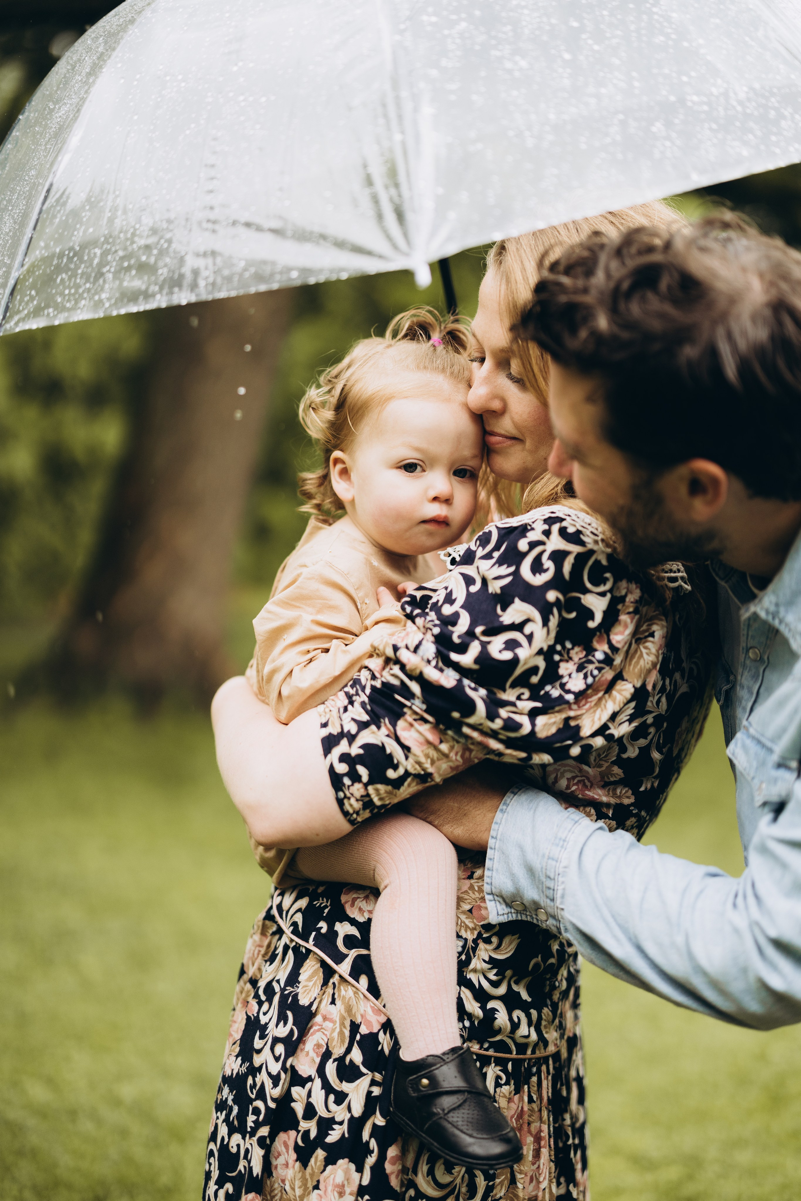 Under the rain. Wedding Photographer Toronto