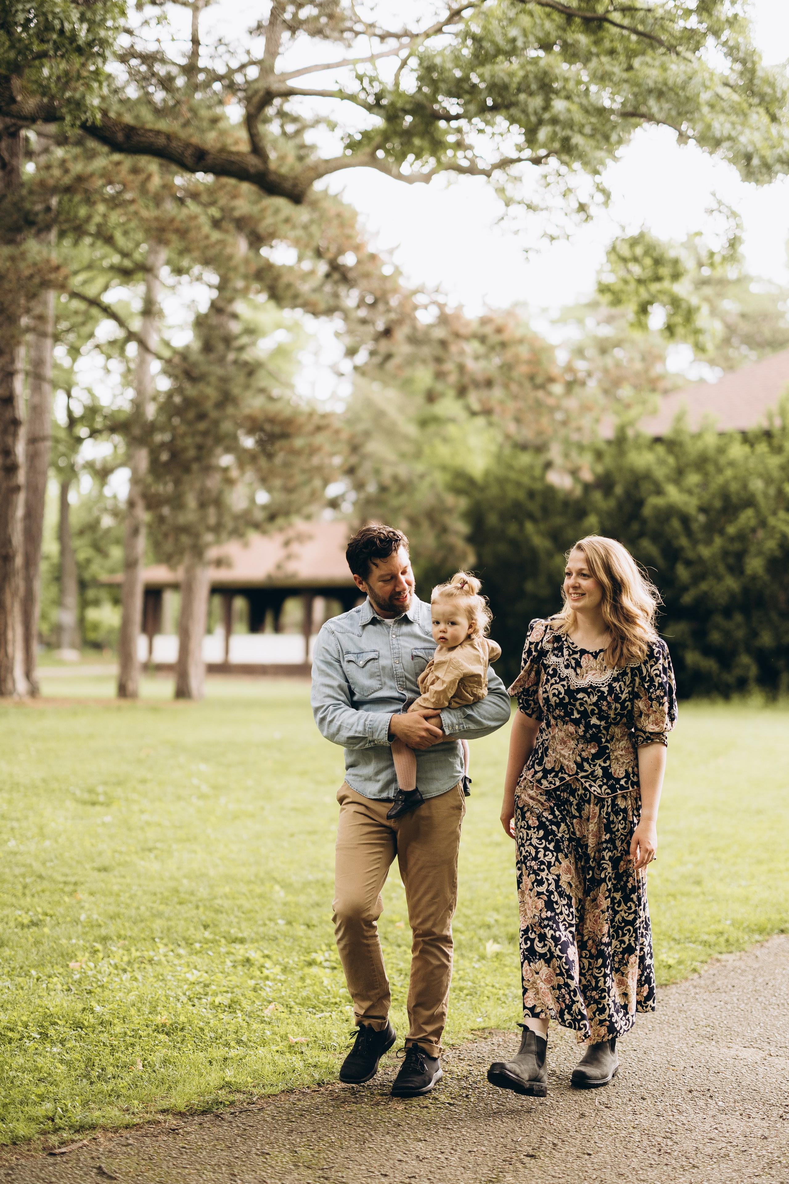 Under the rain. Wedding Photographer Toronto