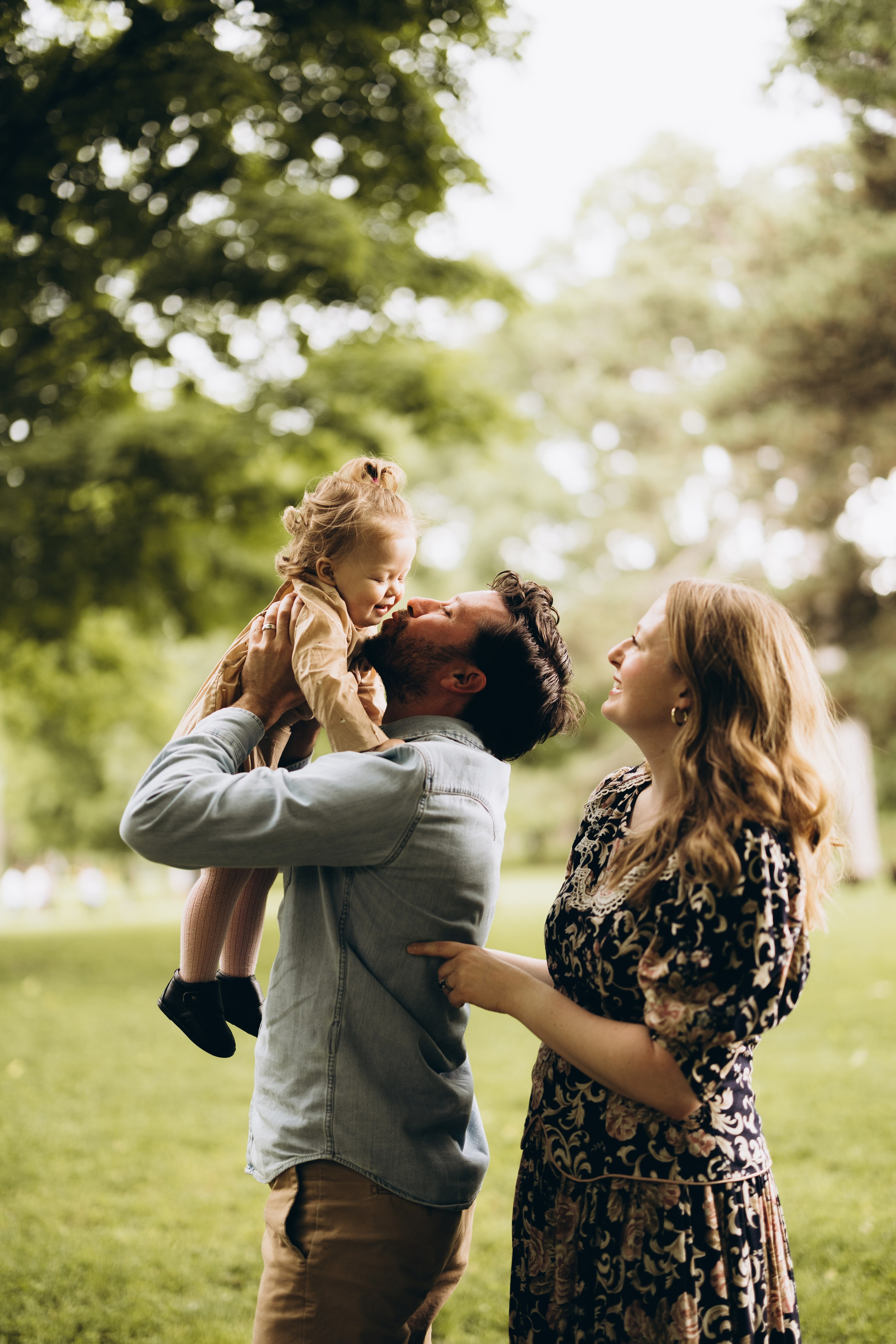 Under the rain. Wedding Photographer Toronto