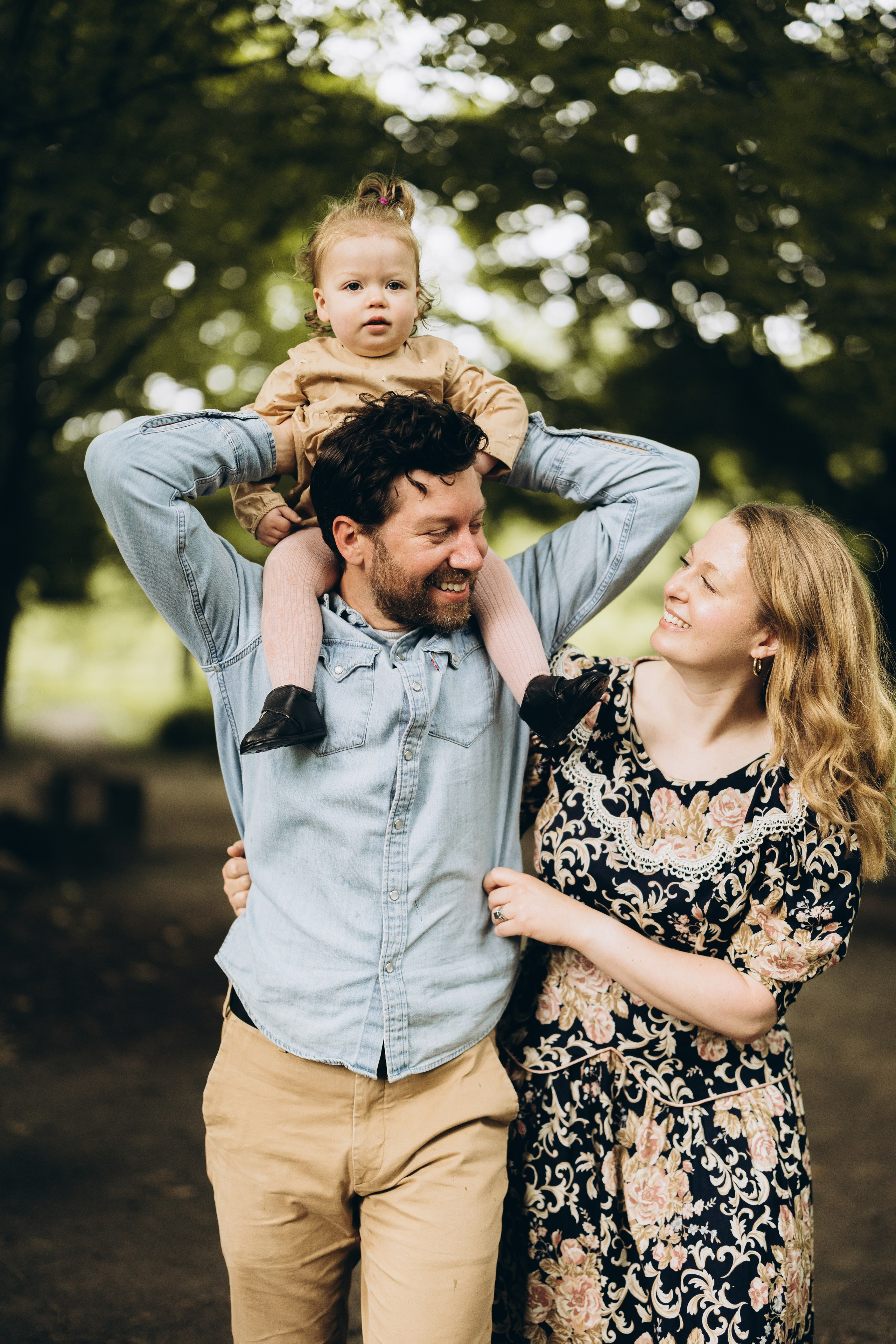 Under the rain. Wedding Photographer Toronto