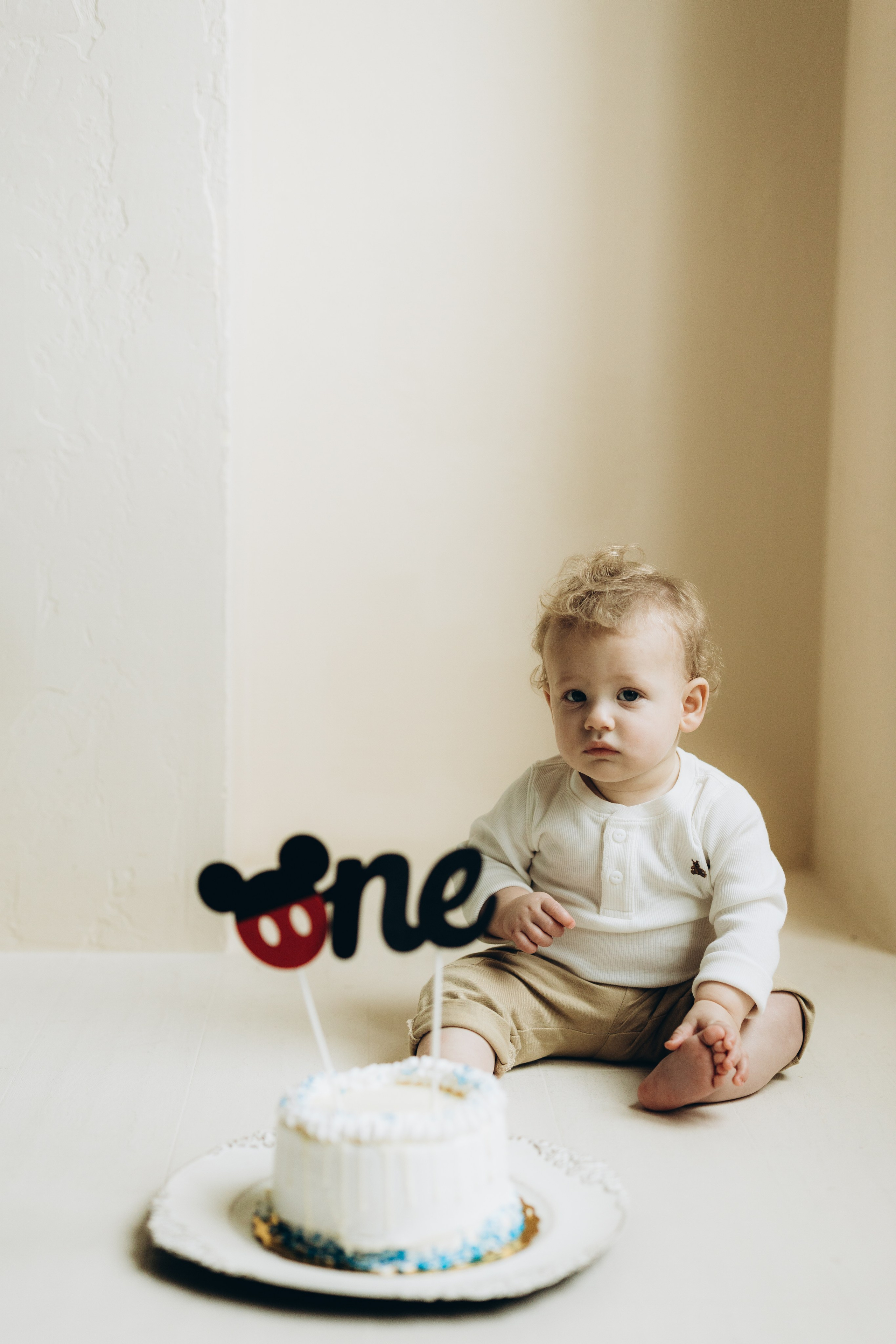 Cake smash. Wedding Photographer Toronto