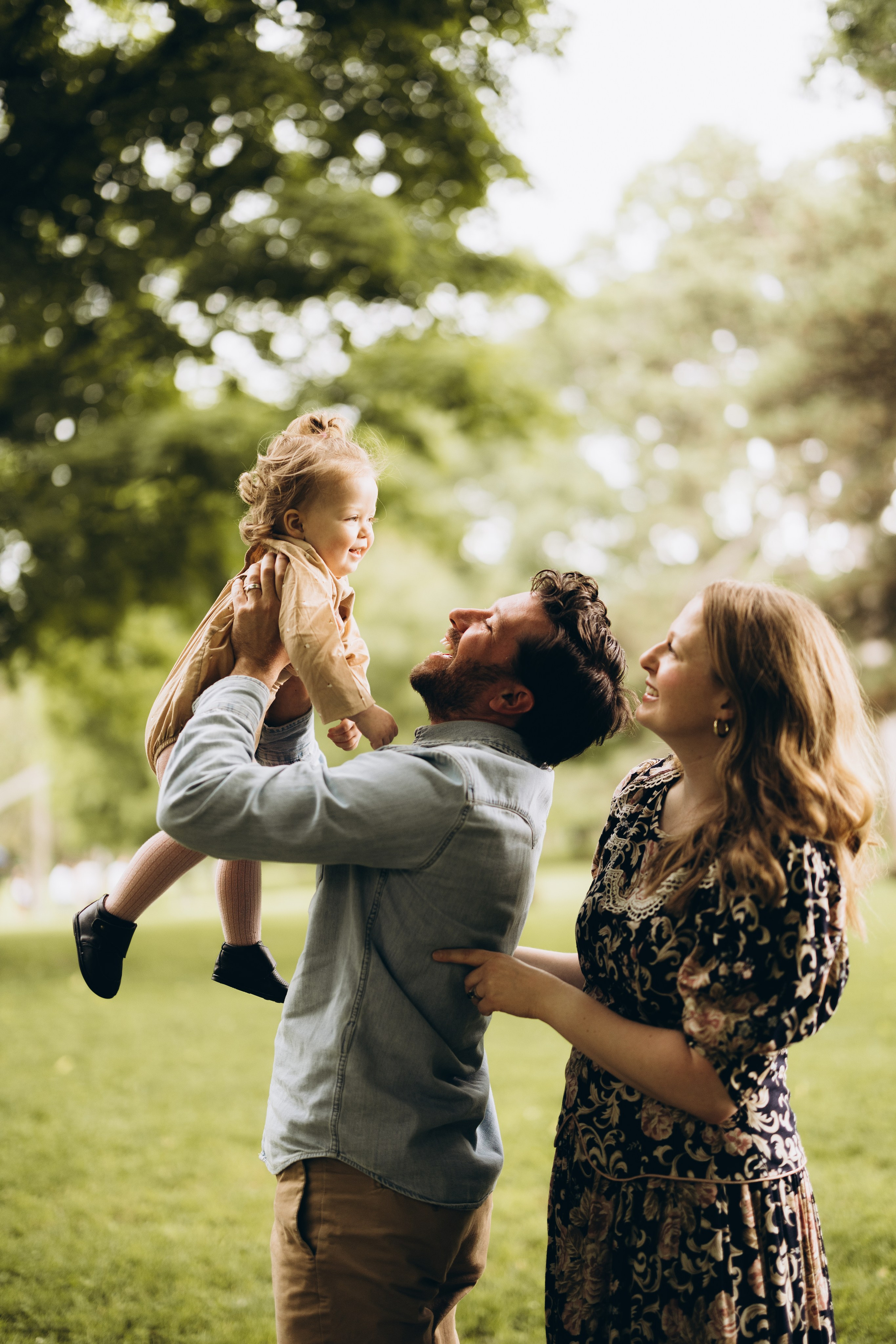 Under the rain. Wedding Photographer Toronto